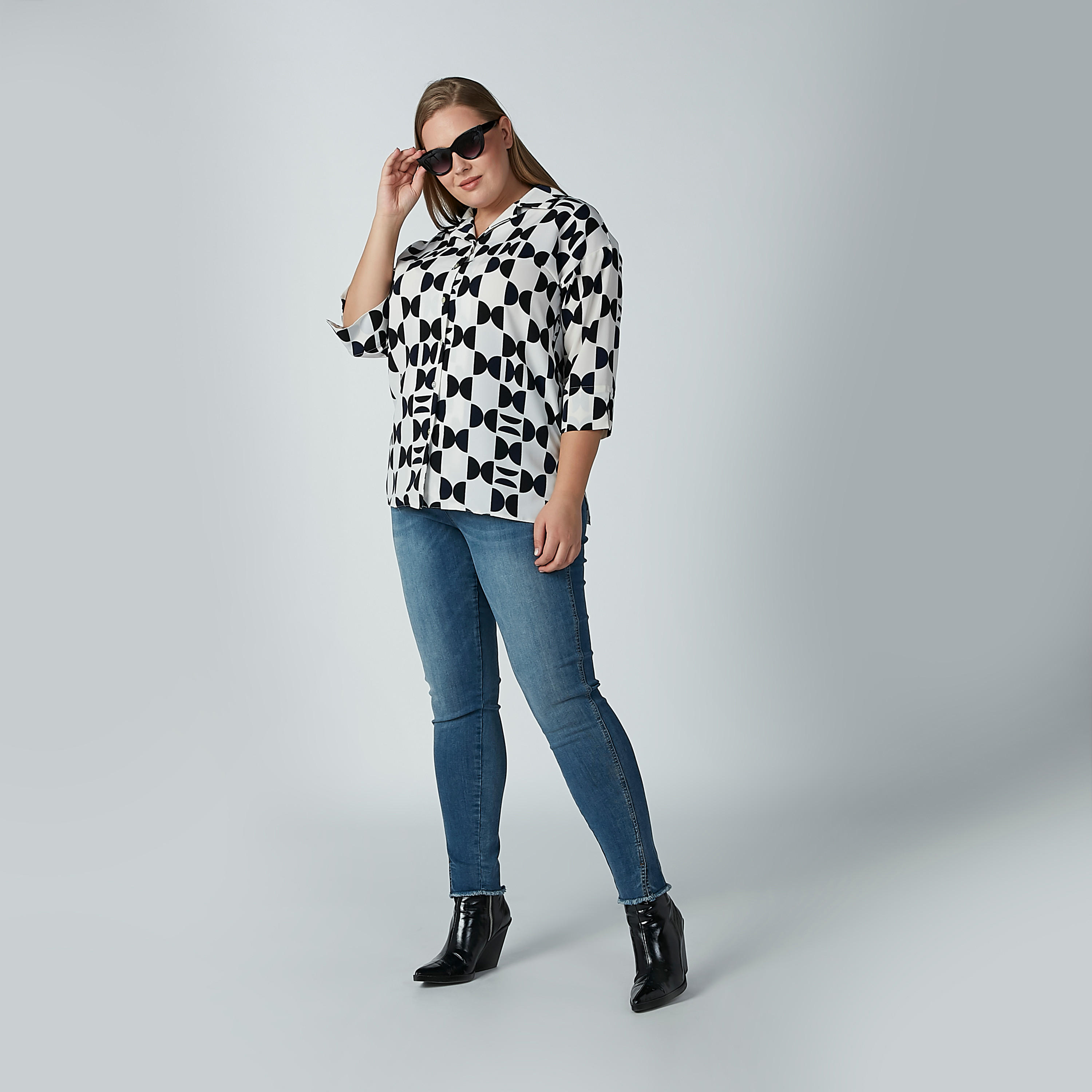 قميص بأكمام 3/4 وأزرار وطبعات-women-clothing-shirtsandblouses-blouses-image-2