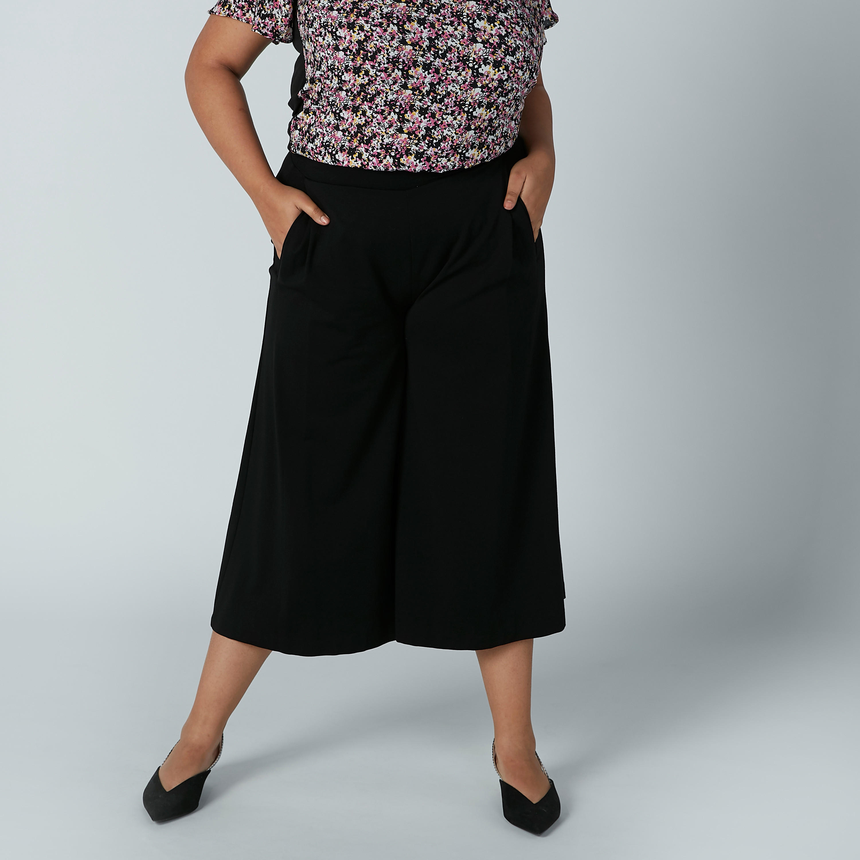 بنطال واسع الساقين بخصر مرن وجيوب-women-clothing-bottoms-trousers-image-1