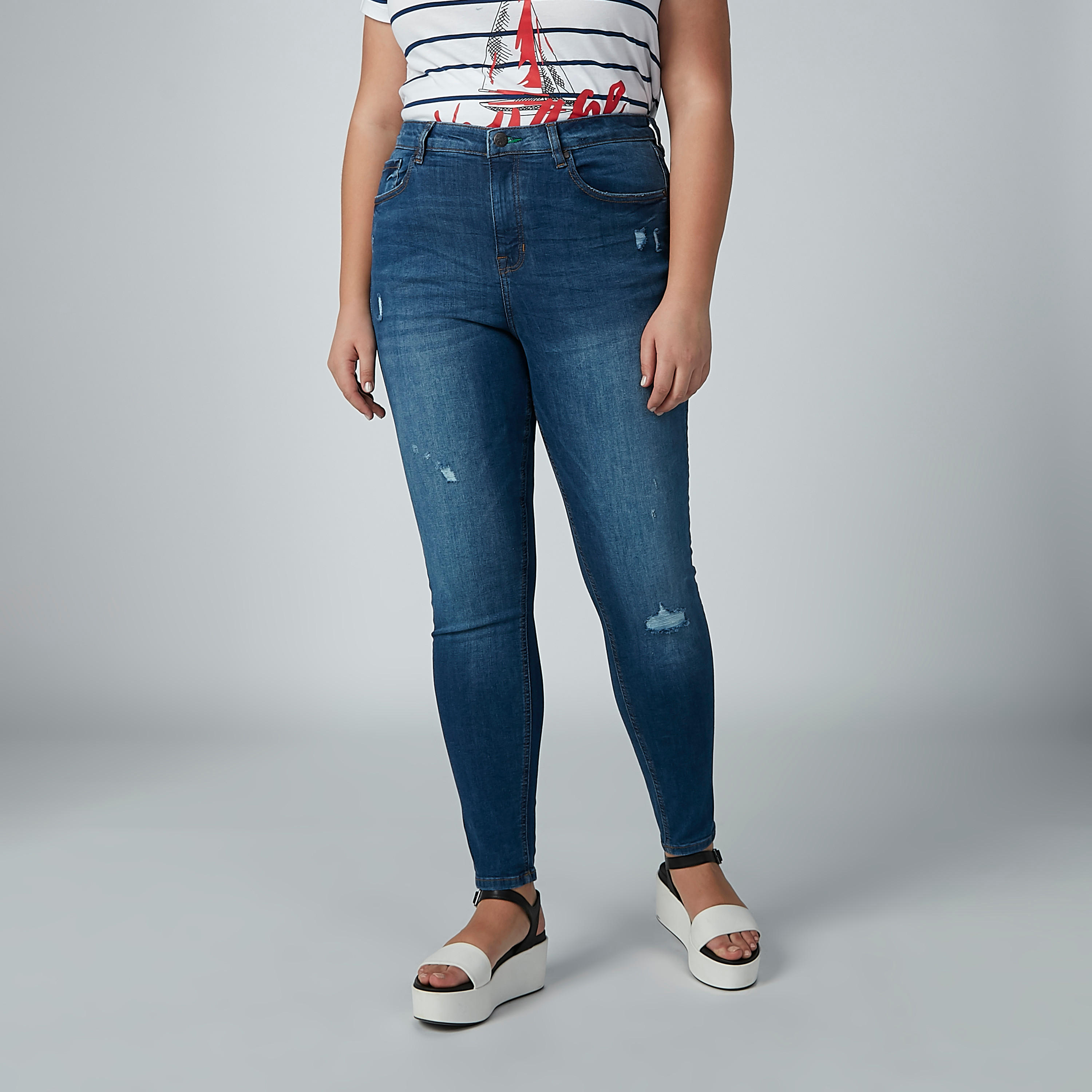بِنطال جينز طويل بتصميم ممزق وجيوب-women-clothing-bottoms-jeans-image-3