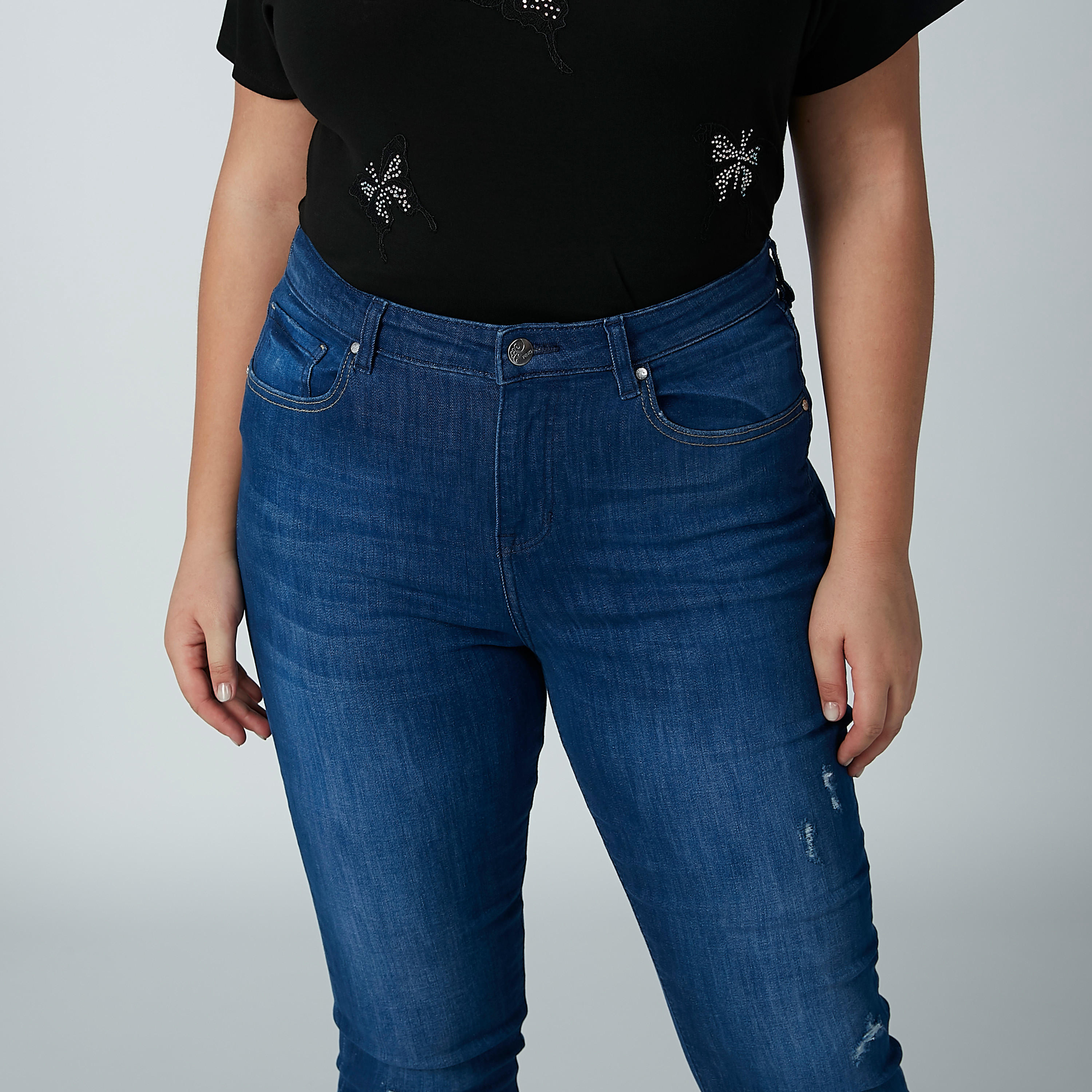 بنطال جينز طويل ممزّق بجيوب وحلقات للحزام-women-clothing-bottoms-jeans-image-3