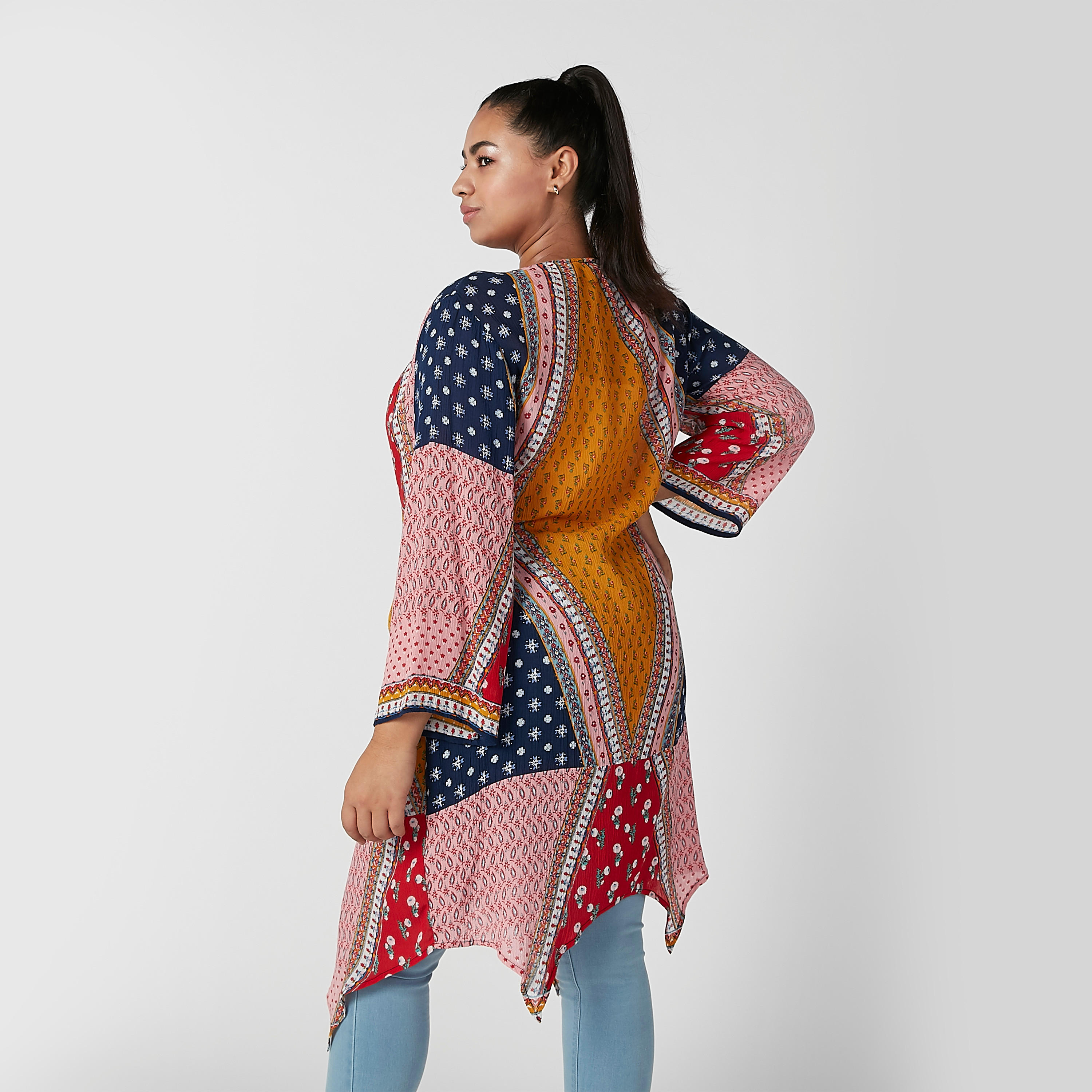 سترة بأكمام طويلة وأربطة وطبعات-women-winterwear-cardigansandjumpers-cardigans-image-2