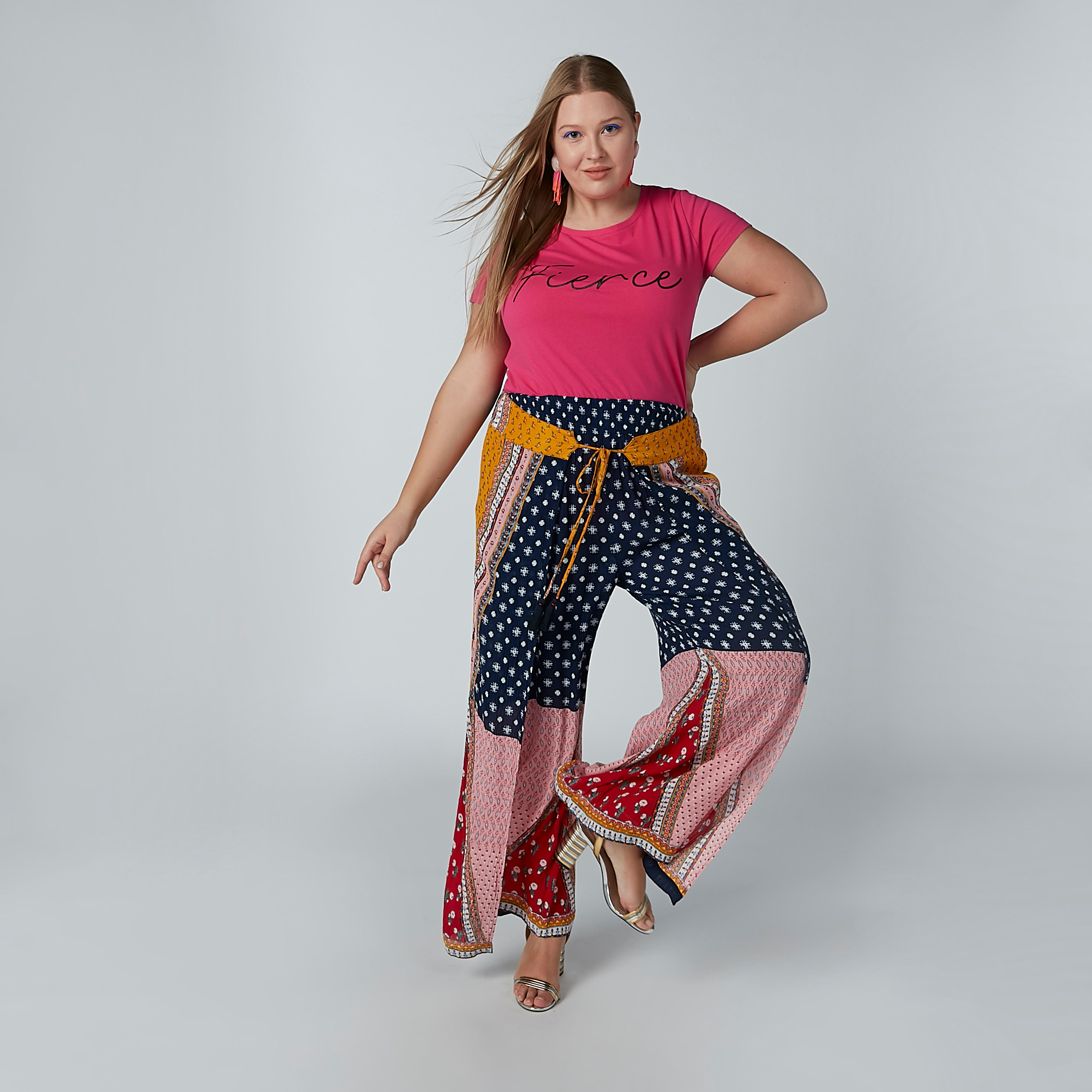 بنطال بالازو بقصّة واسعة وأربطة وطبعات-women-clothing-bottoms-trousers-image-5