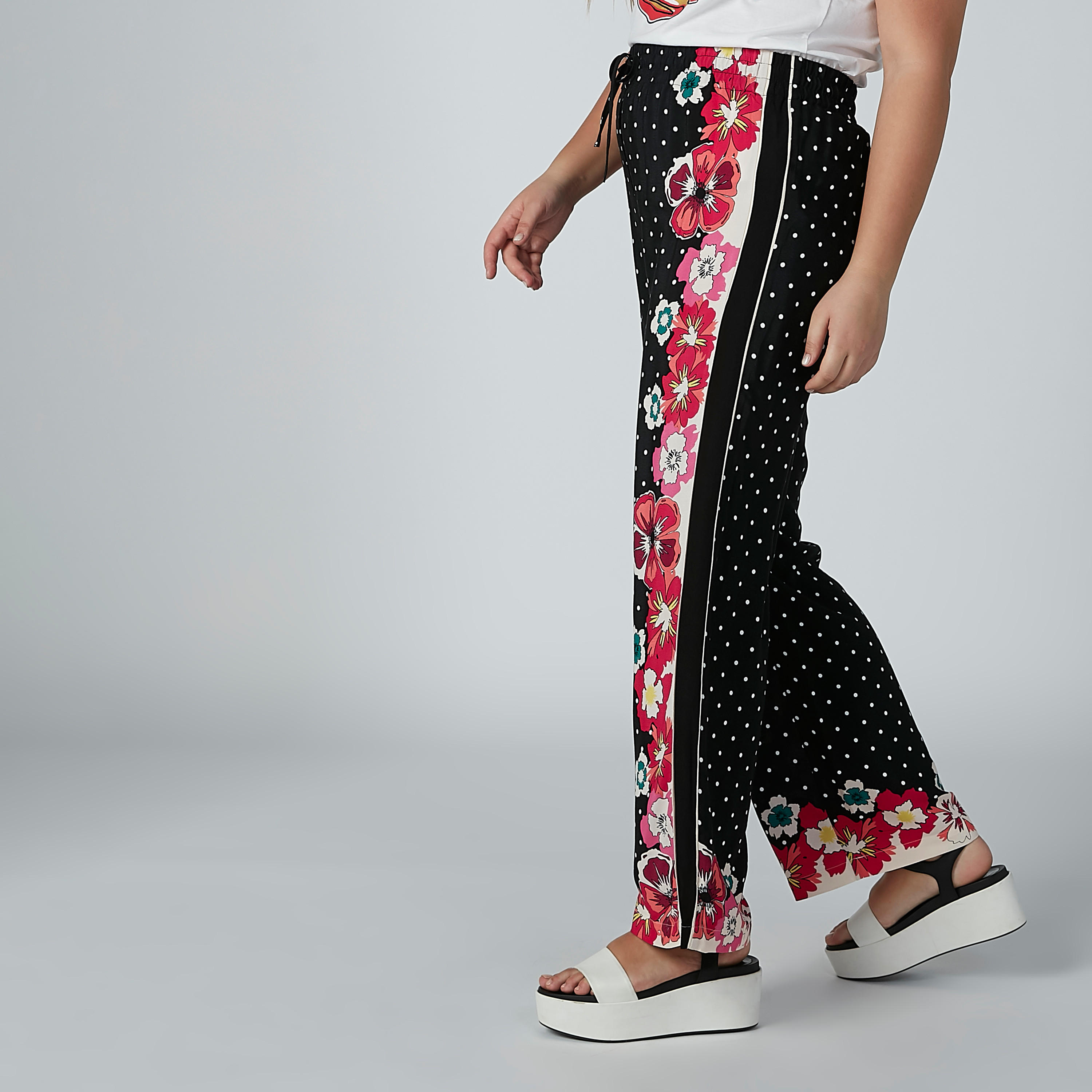 بنطال بالازو بأربطة وطبعات زهرية-women-clothing-bottoms-trousers-image-3
