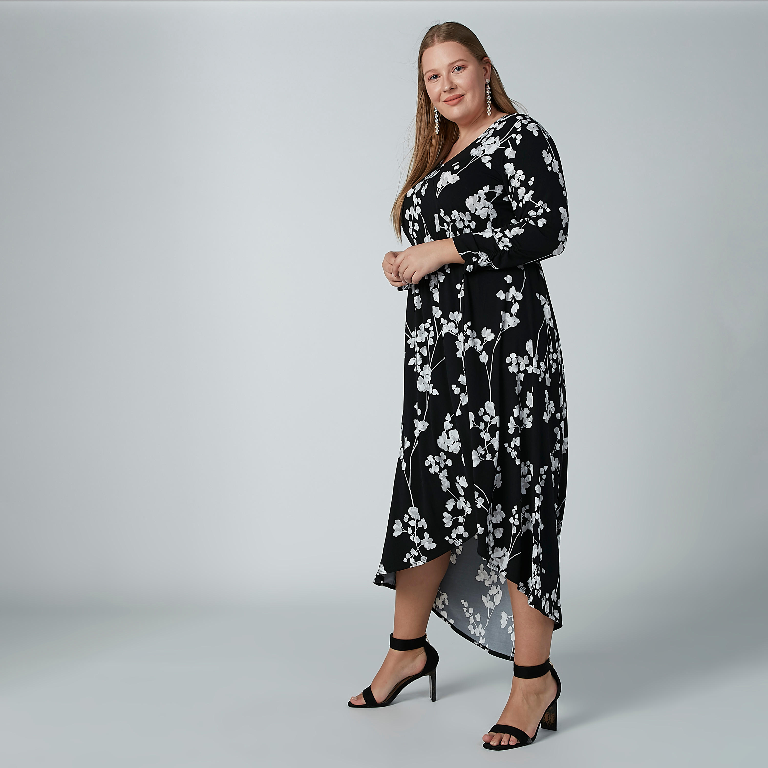 فستان طويل بأكمام طويلة وحوّاف غير مستويّة وطبعات-women-clothing-dresses-image-3