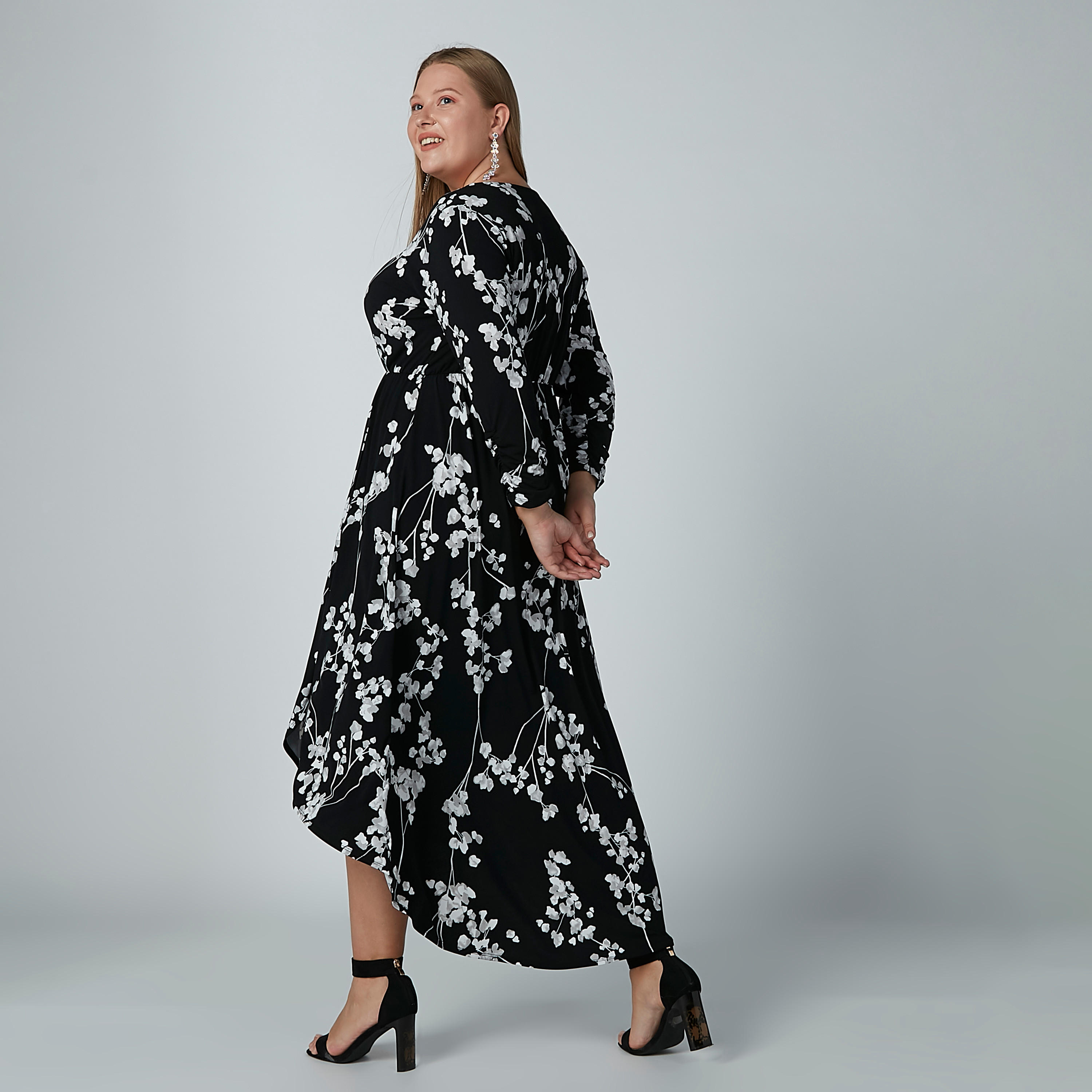 فستان طويل بأكمام طويلة وحوّاف غير مستويّة وطبعات-women-clothing-dresses-image-4