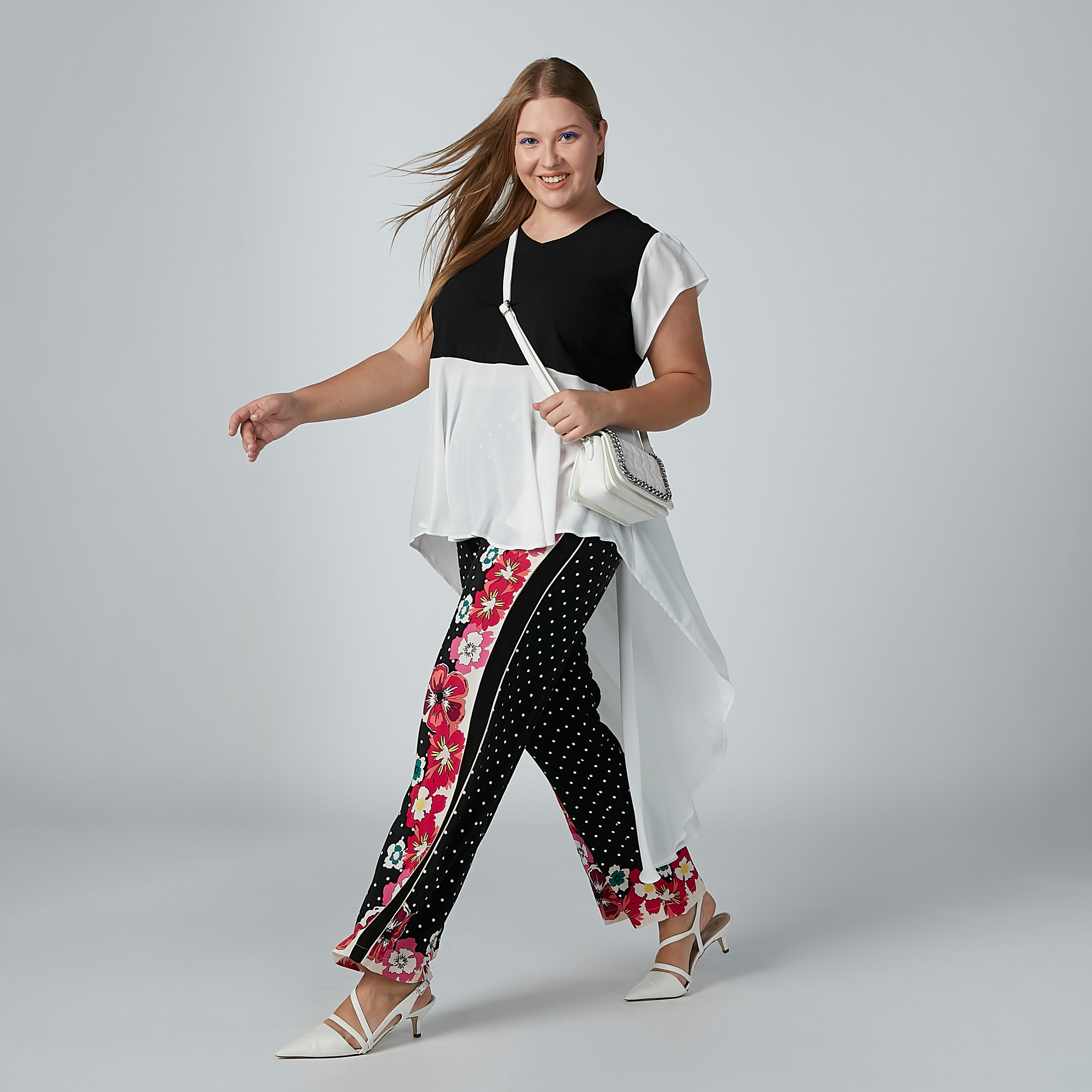 بلوزة بياقة V وحوّاف غير مستوية وكشكش-women-clothing-shirtsandblouses-blouses-image-4