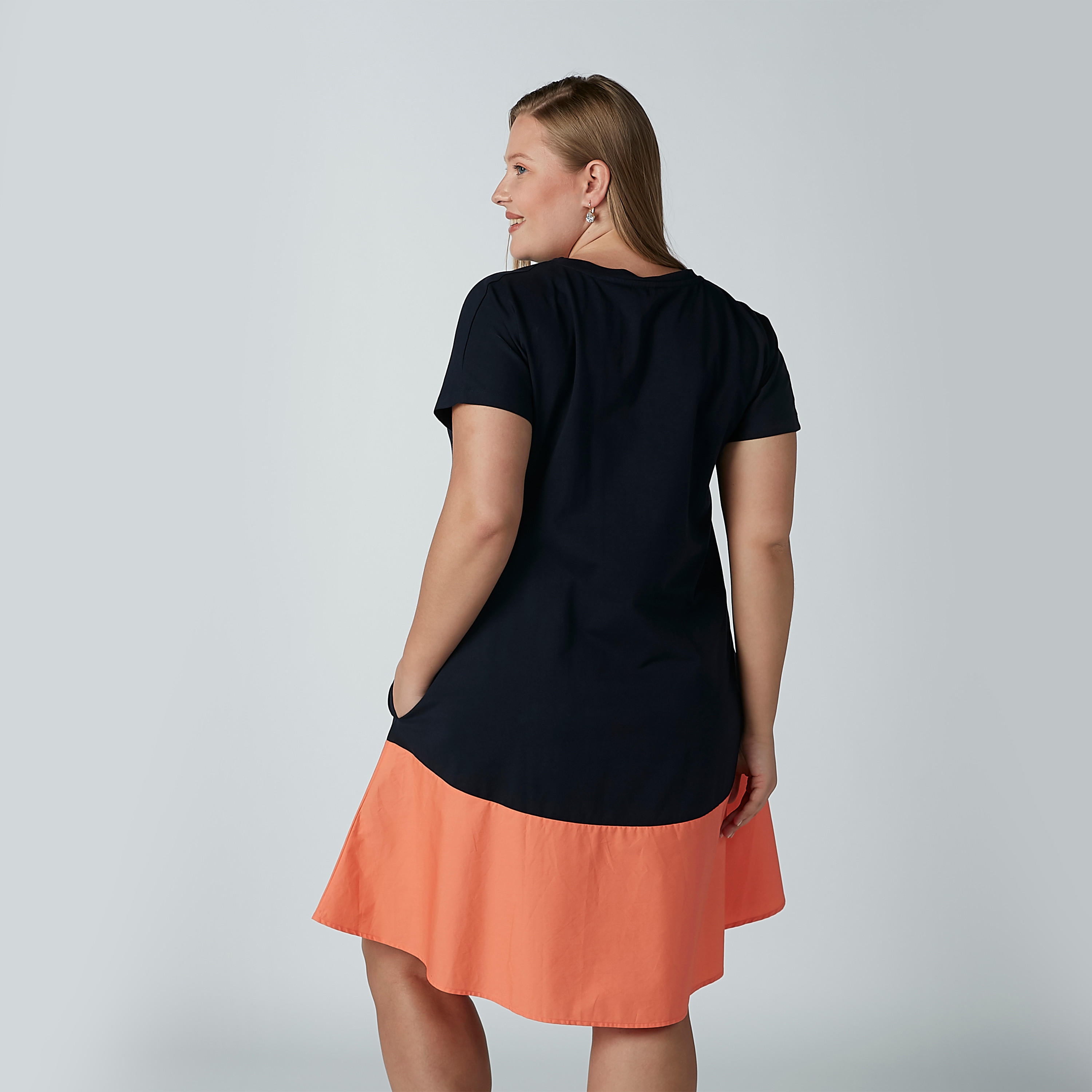 فستان إيه لاين سادة متوسط الطول بياقة مستديرة-women-clothing-dresses-image-4