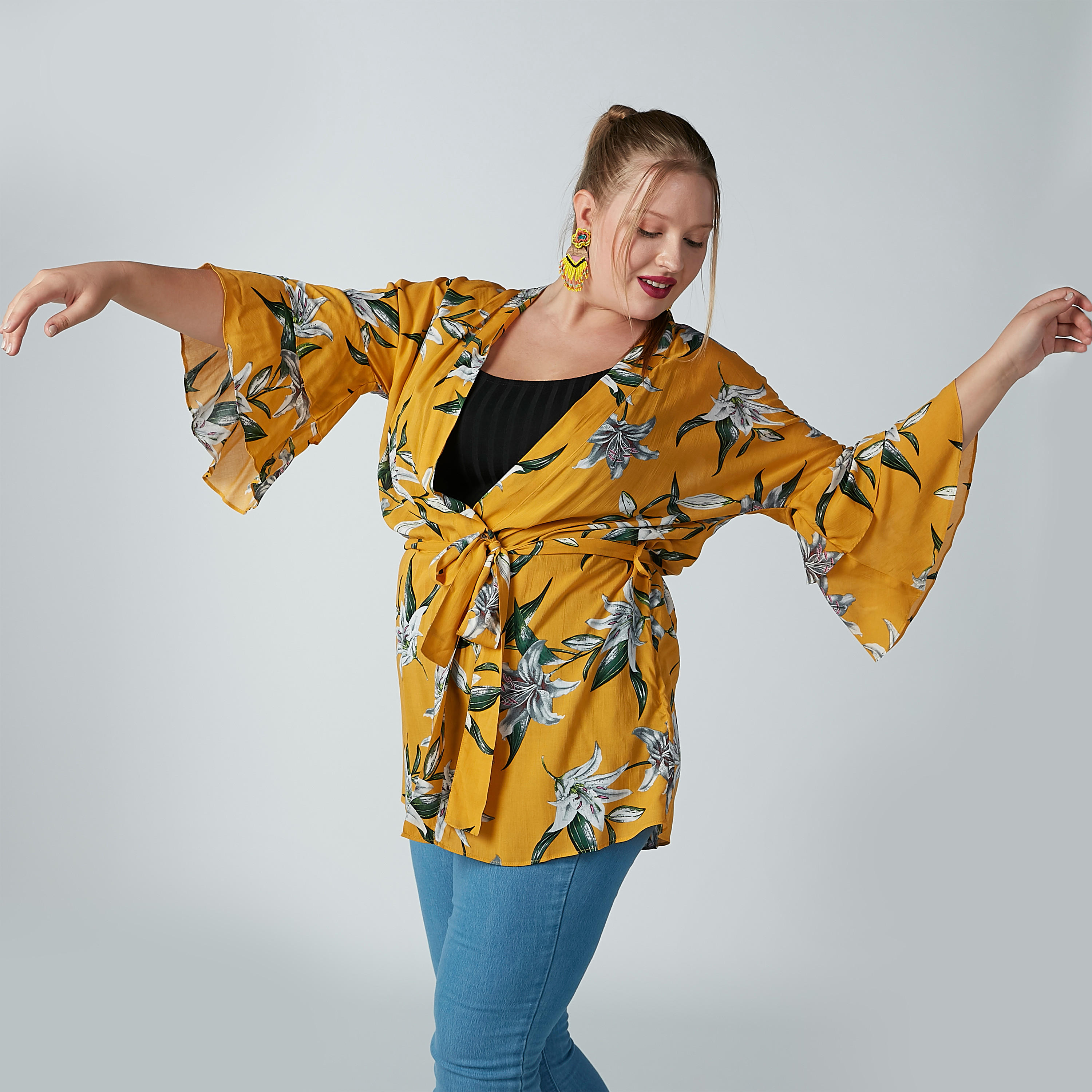 سترة بأكمام واسعة ورباط وطبعات زهرية-women-winterwear-cardigansandjumpers-cardigans-image-5