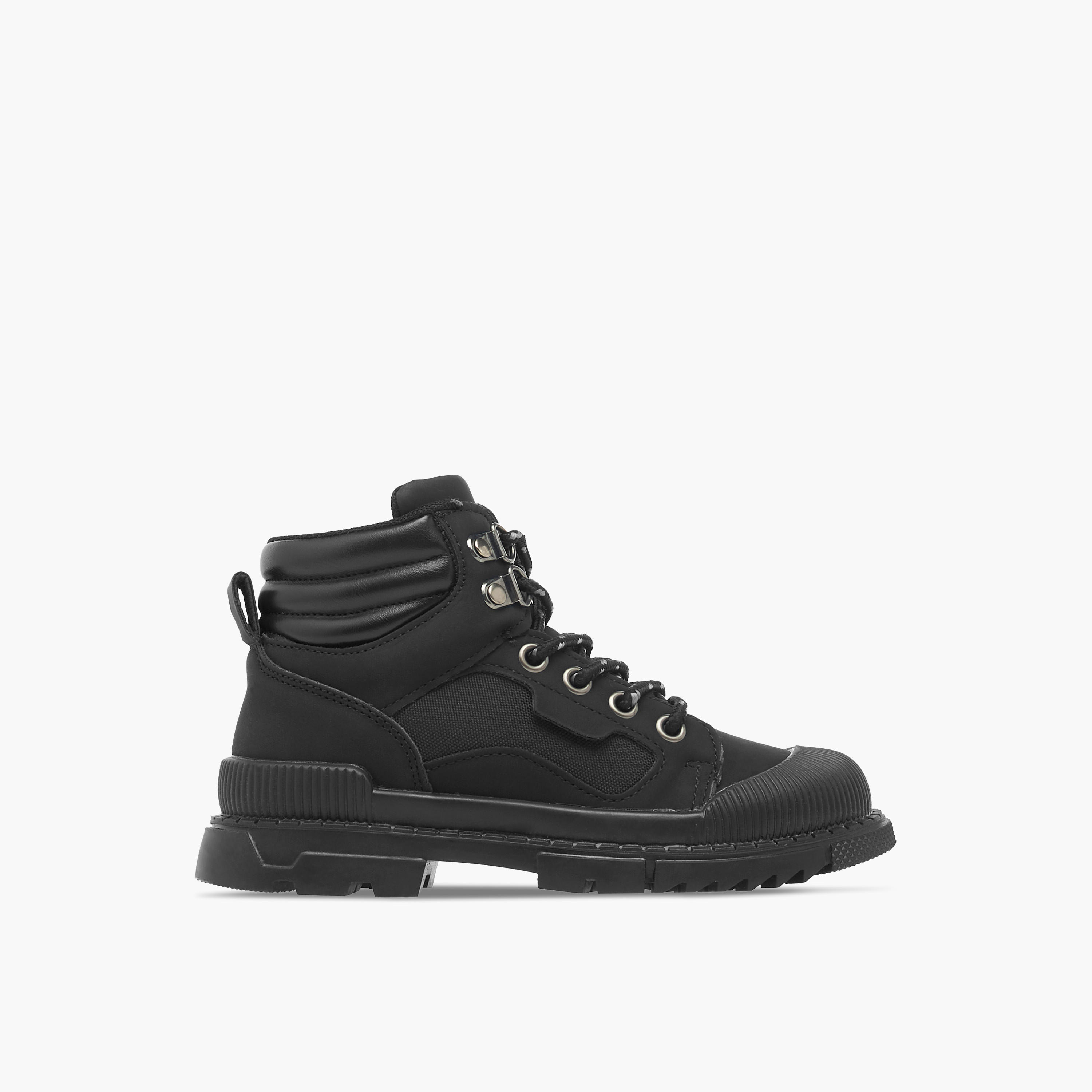 بوت بقصة عالية وألواح مع رباط وسحاب إغلاق من أل بي أل من شو إكسبريس-boys-shoes-boots-image-9