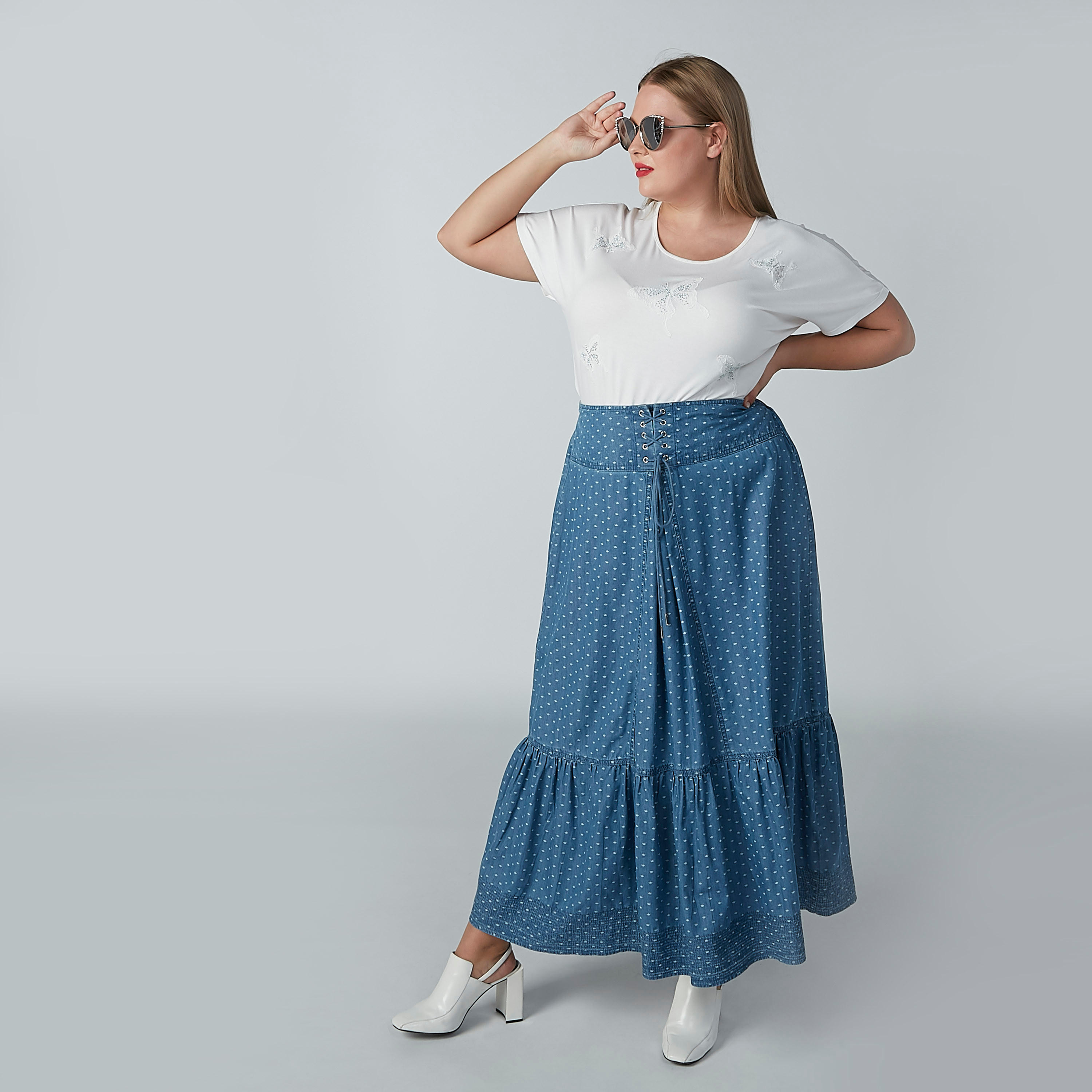 بلوزة مطرّزة بياقة مستديرة وأكمام متصلة-women-clothing-shirtsandblouses-blouses-image-1