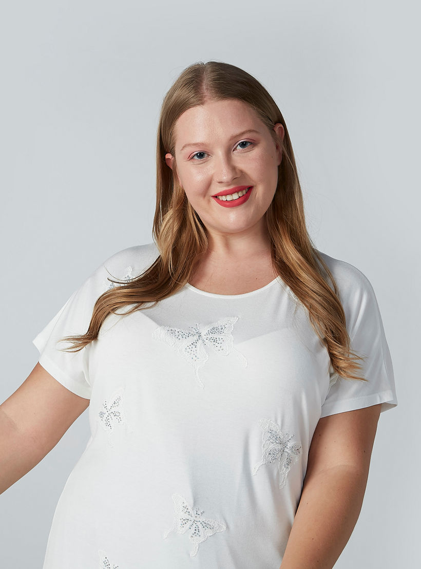 بلوزة مطرّزة بياقة مستديرة وأكمام متصلة-women-clothing-shirtsandblouses-blouses-image-2