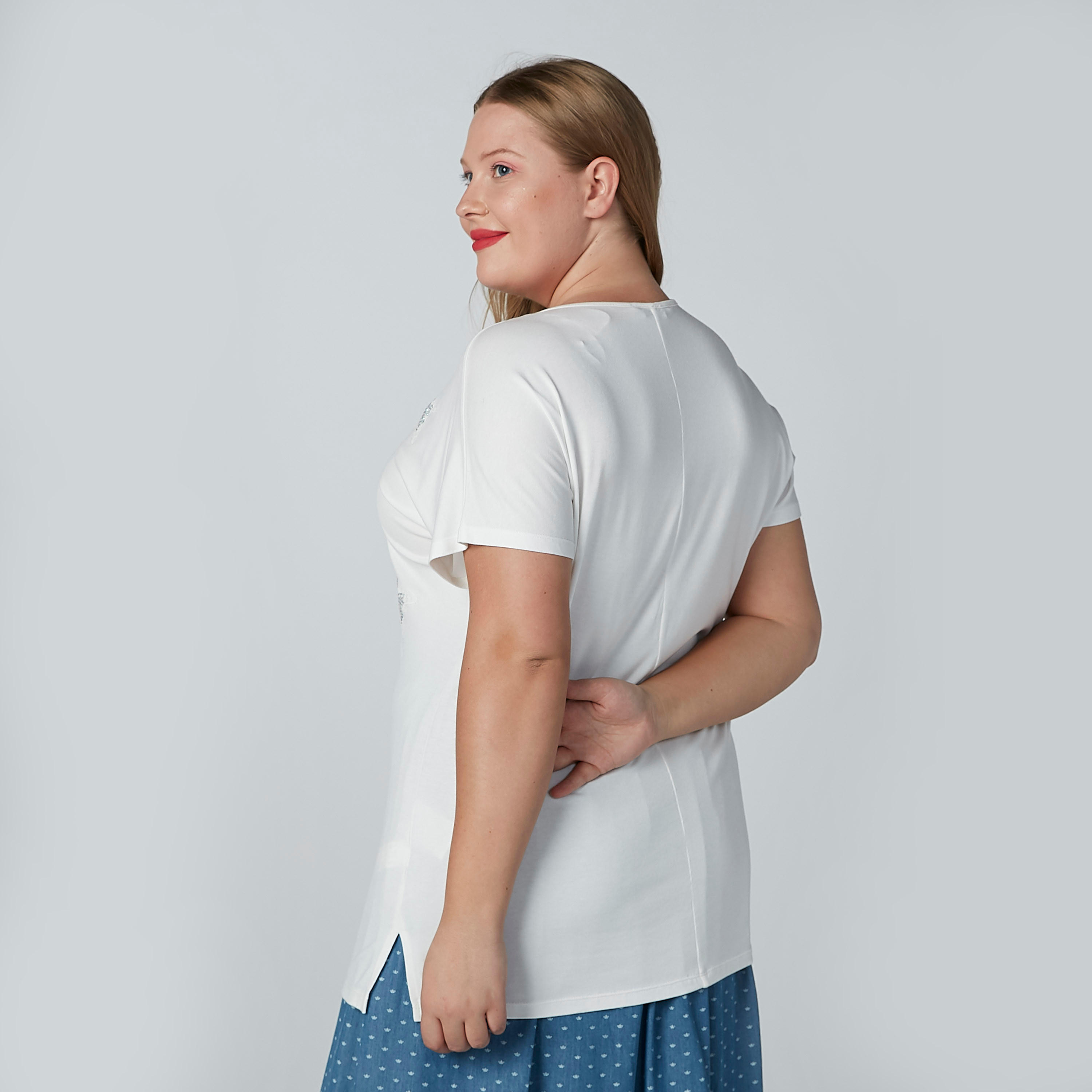 بلوزة مطرّزة بياقة مستديرة وأكمام متصلة-women-clothing-shirtsandblouses-blouses-image-4