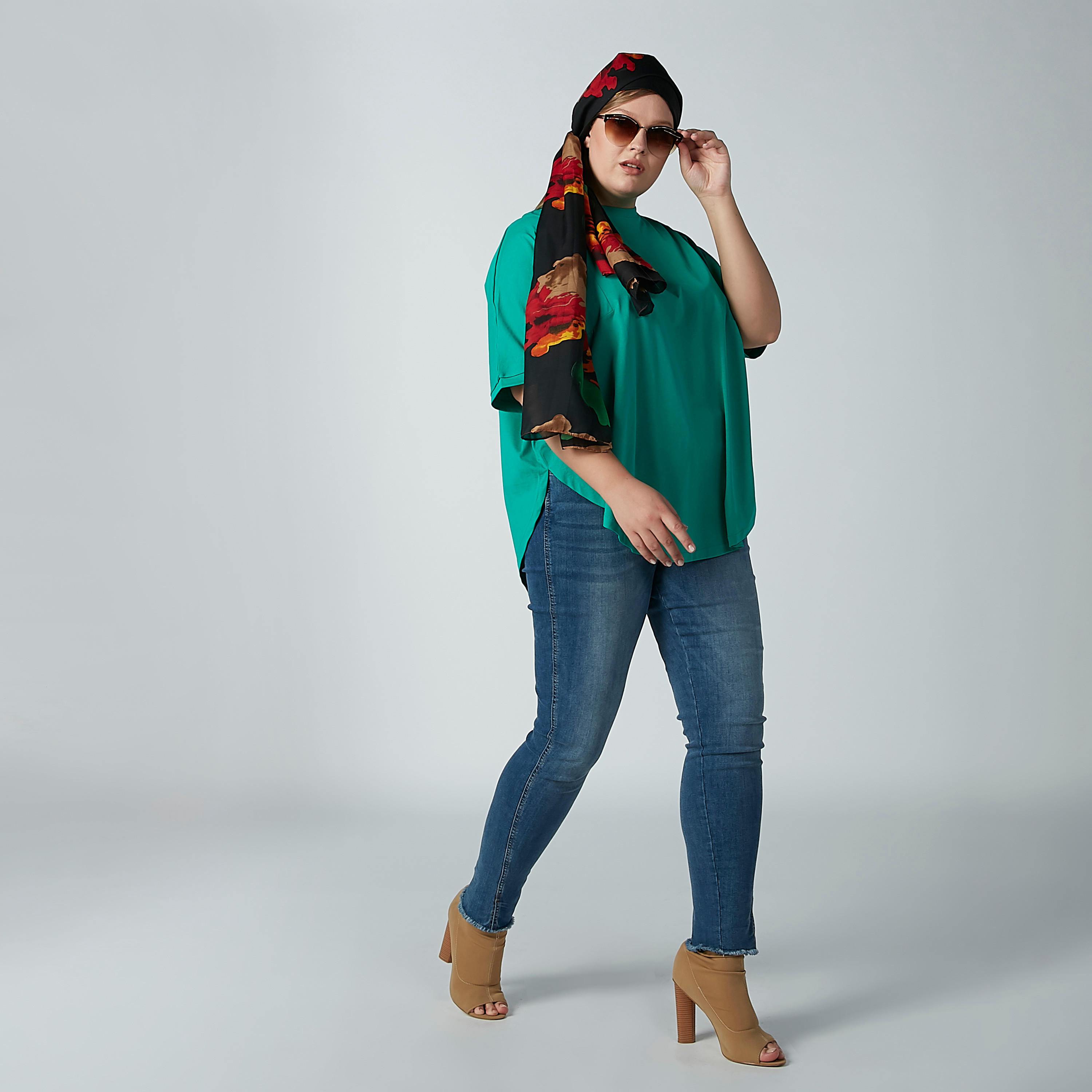 بلوزة سادة بياقة ضيقة وأكمام قصيرة-women-clothing-shirtsandblouses-blouses-image-1