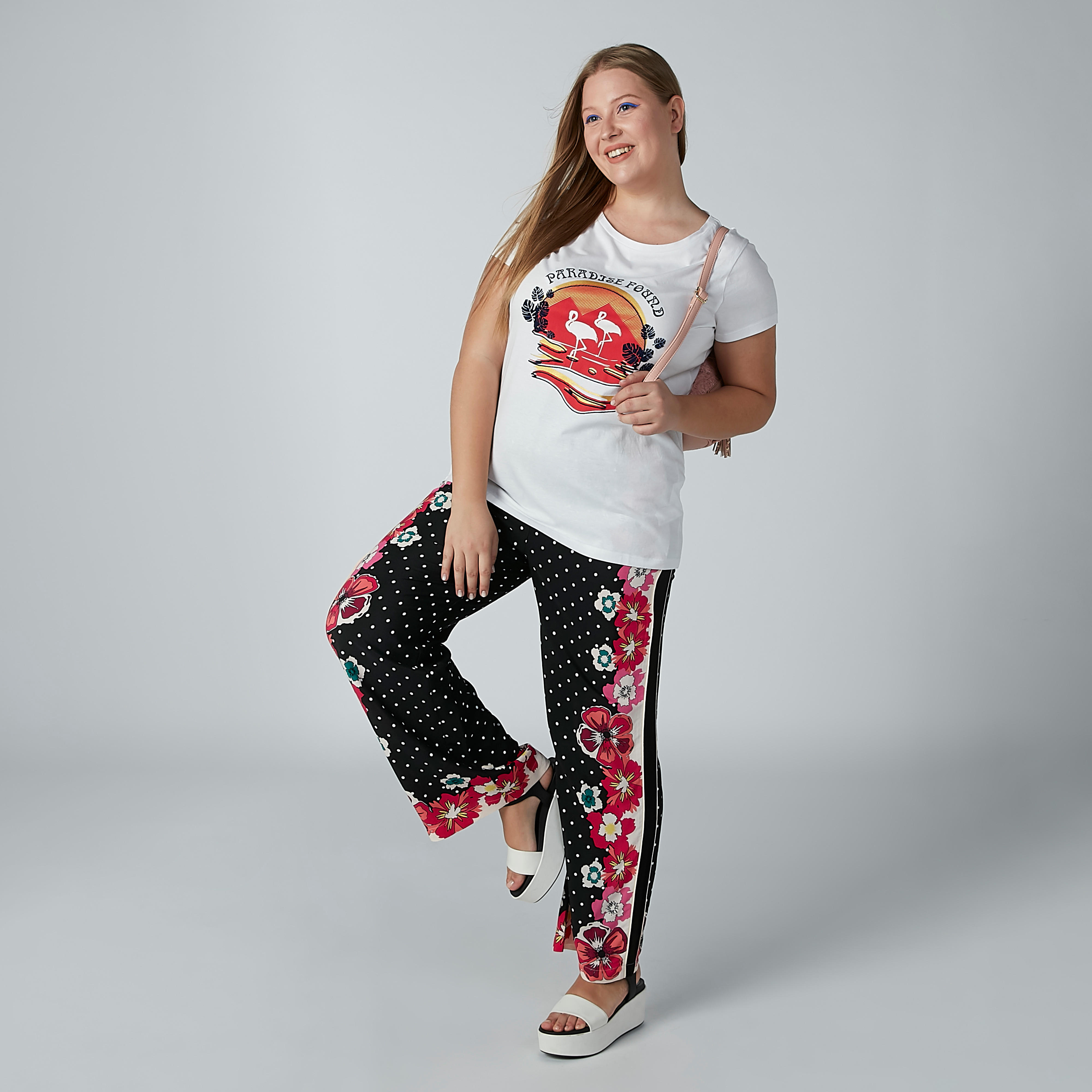 تيشيرت بياقة مستديرة وأكمام قصيرة وطبعات-women-clothing-tshirts-image-1