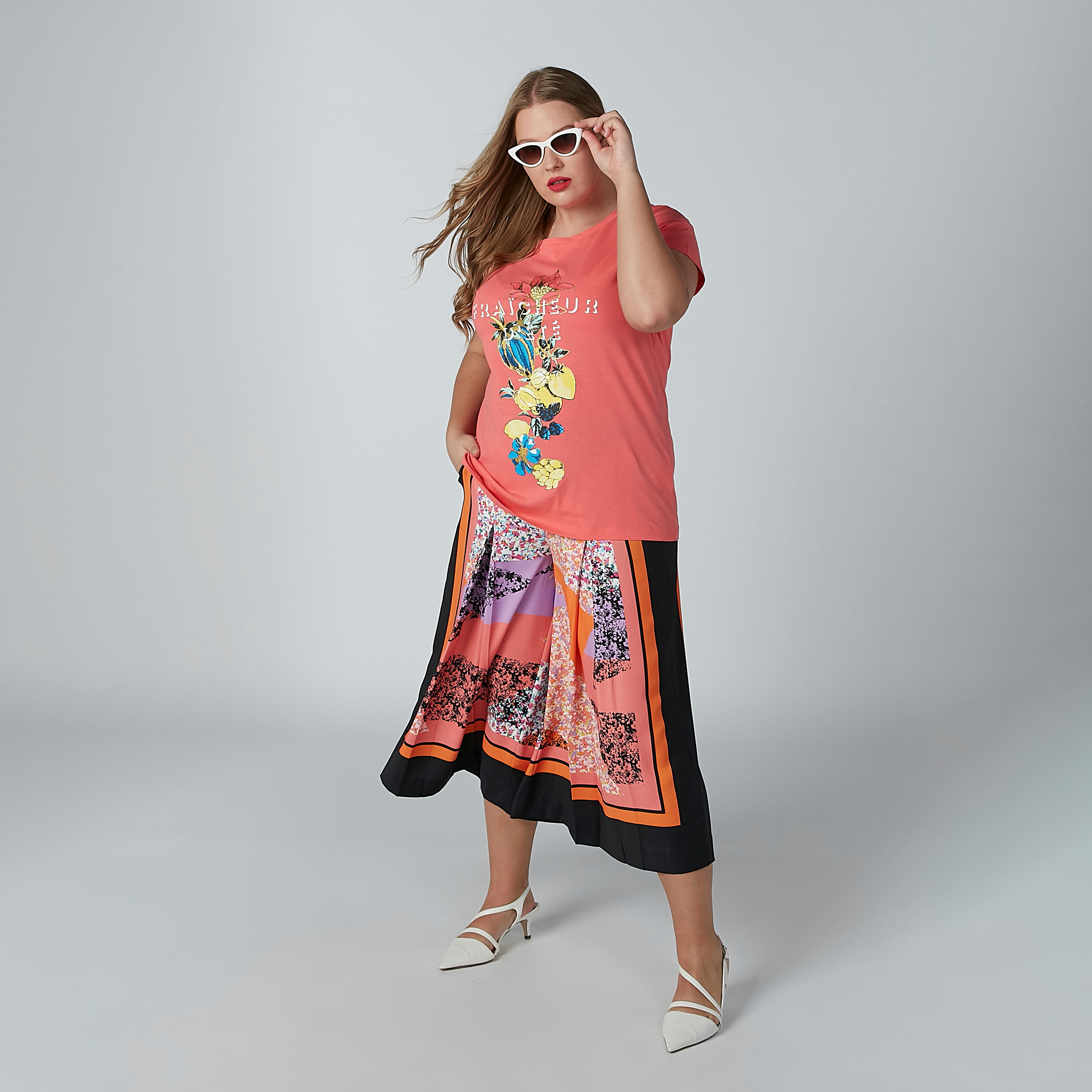 تيشيرت مطبوعة بياقة مستديرة وأكمام قصيرة-women-clothing-tshirts-image-3