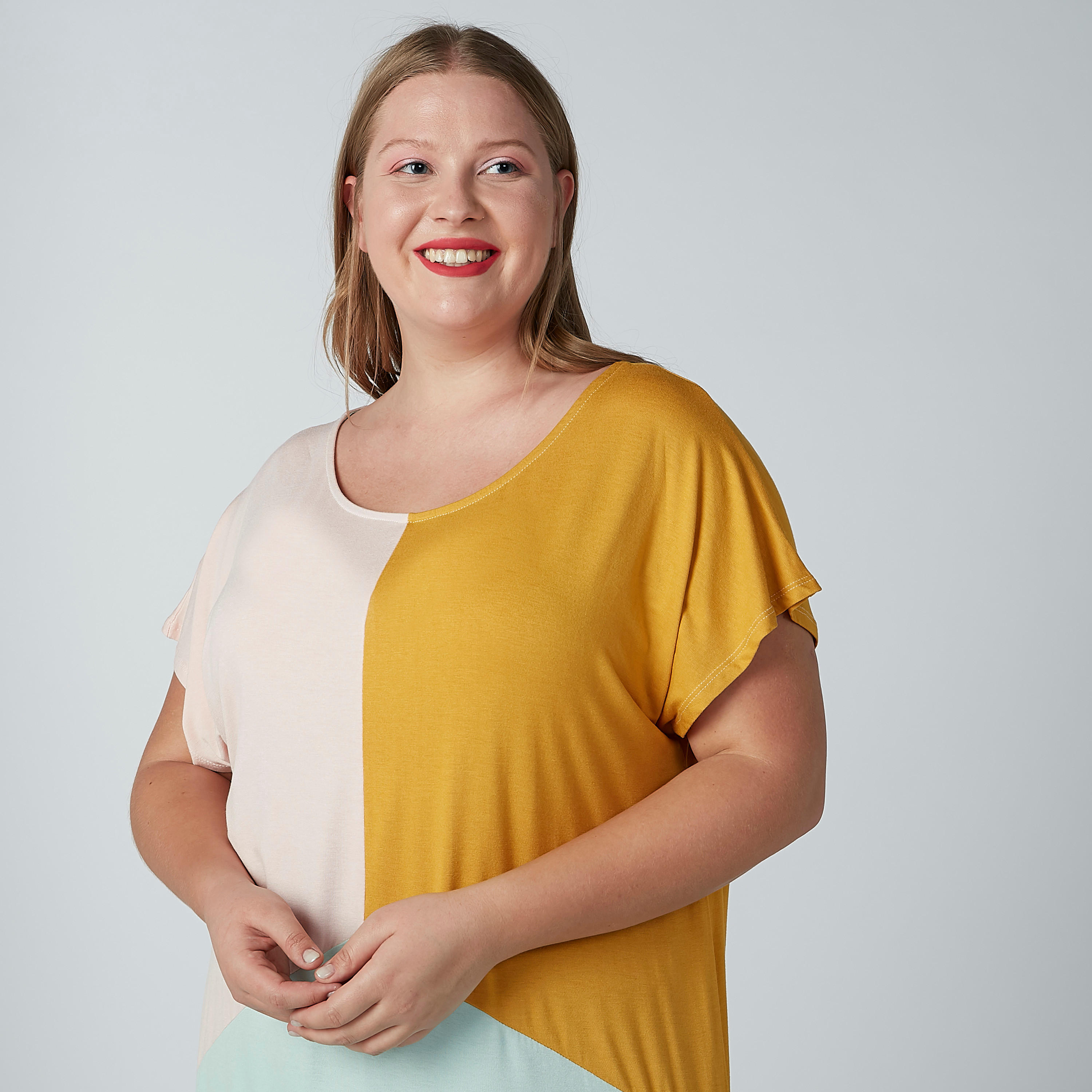 بلوزة بنمط كتل الألوان وياقة مستديرة وأكمام متصلة-women-clothing-shirtsandblouses-blouses-image-1