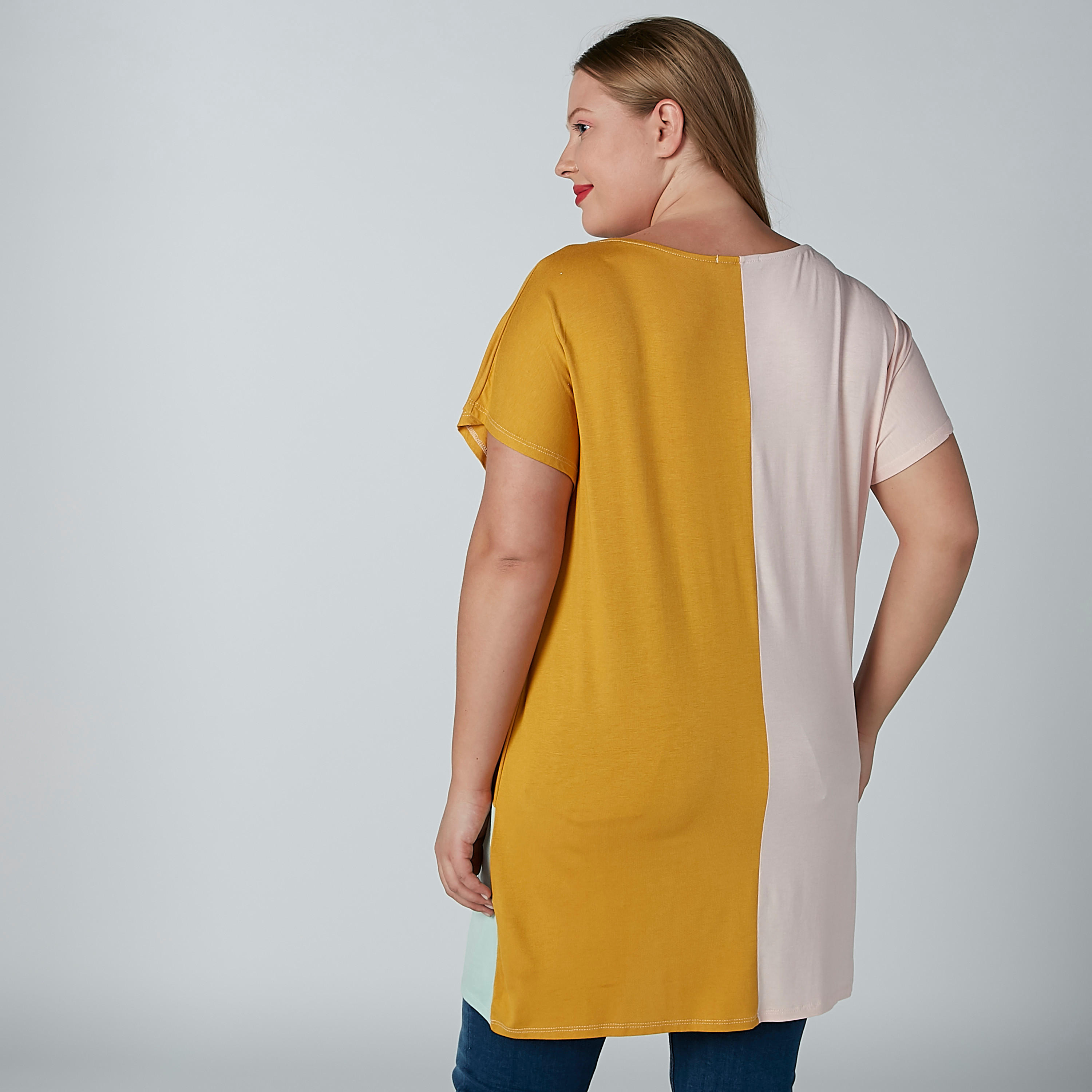 بلوزة بنمط كتل الألوان وياقة مستديرة وأكمام متصلة-women-clothing-shirtsandblouses-blouses-image-4