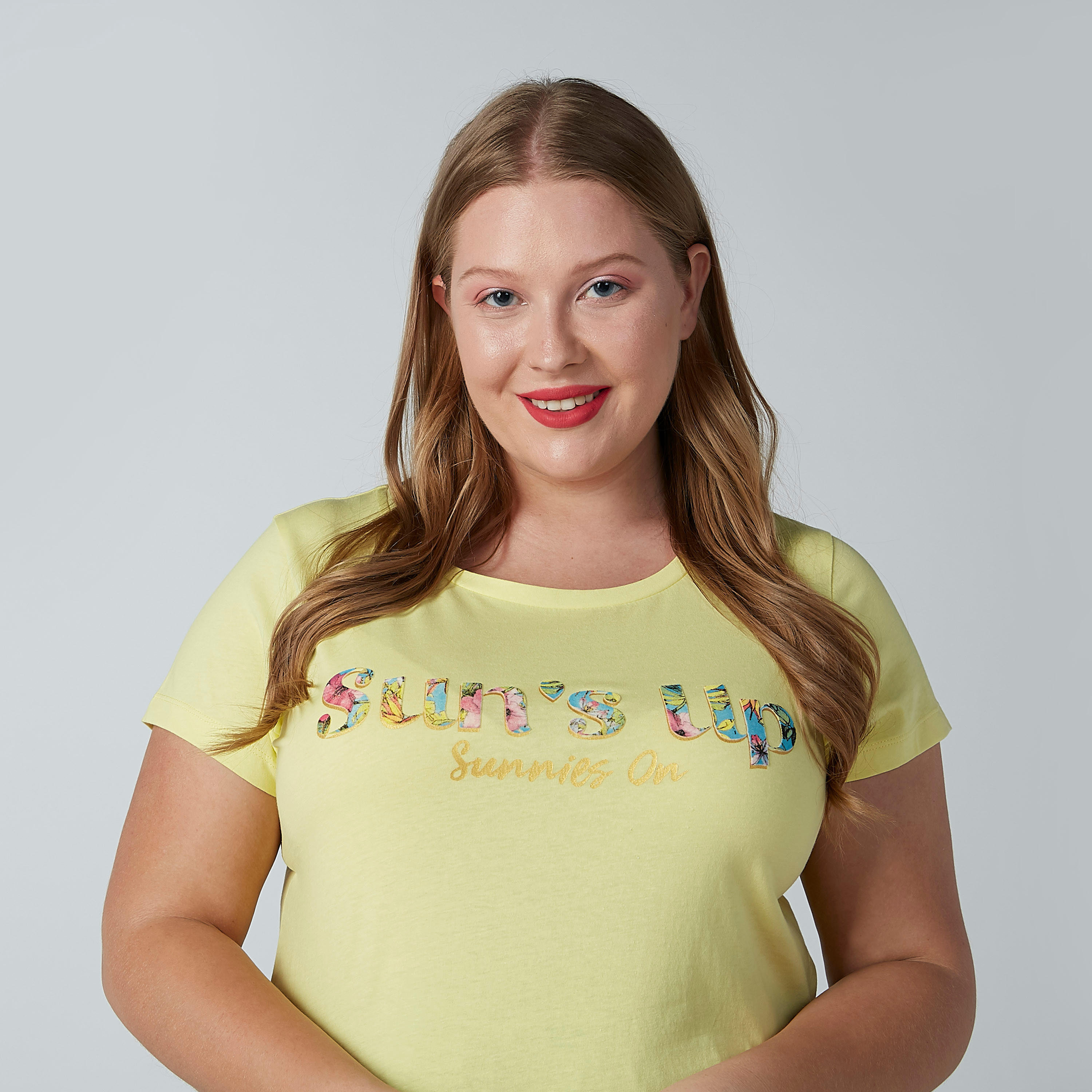 تيشيرت بياقة مستديرة وأكمام قصيرة وطبعات-women-clothing-tshirts-image-2