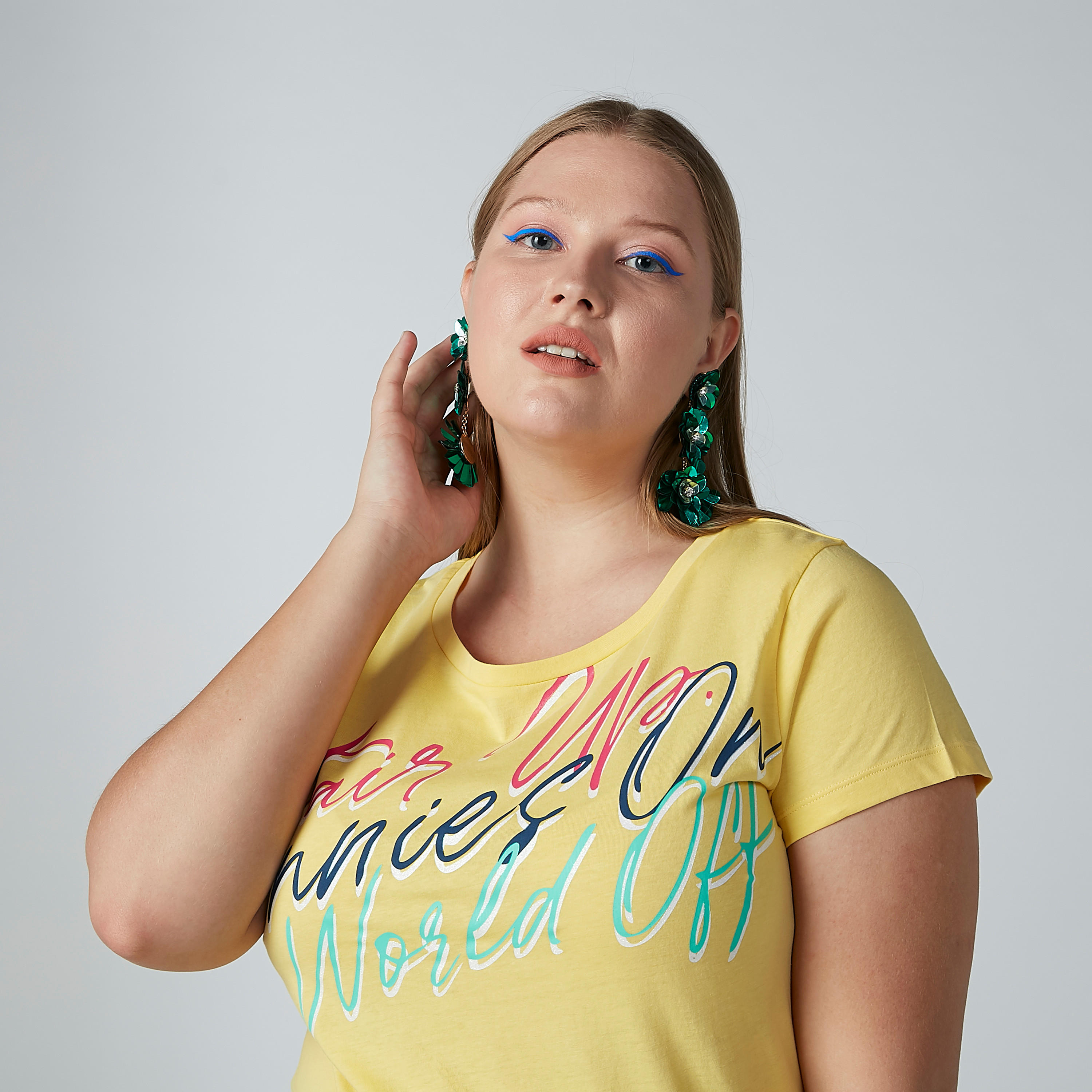 تيشيرت مطبوعة بياقة مستديرة وأكمام قصيرة-women-clothing-tshirts-image-1
