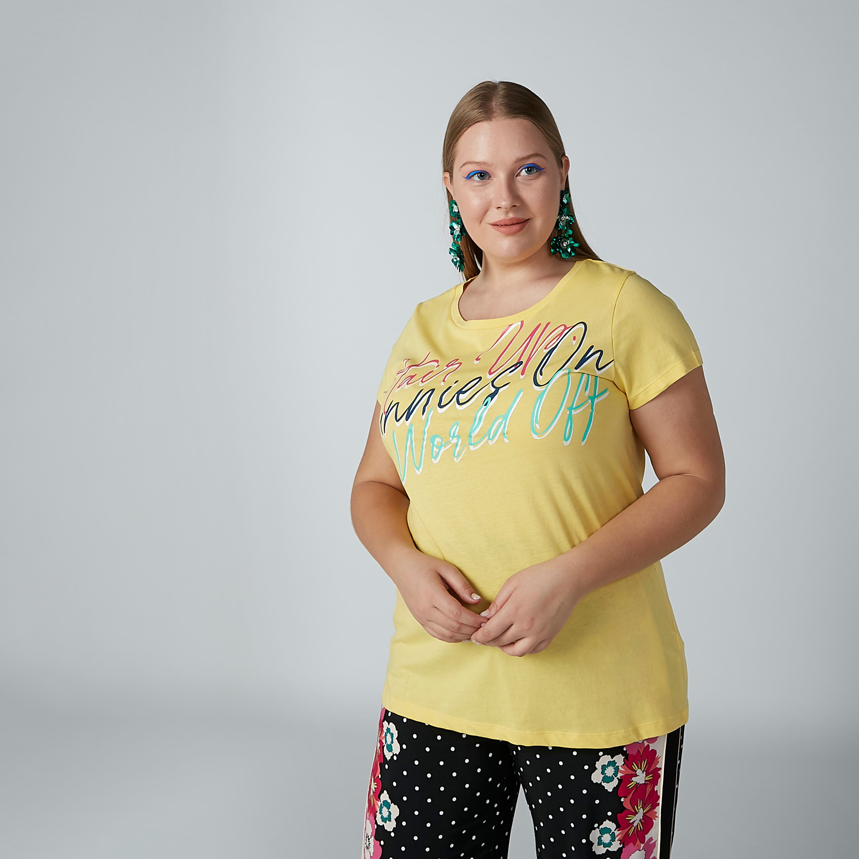 تيشيرت مطبوعة بياقة مستديرة وأكمام قصيرة-women-clothing-tshirts-image-3