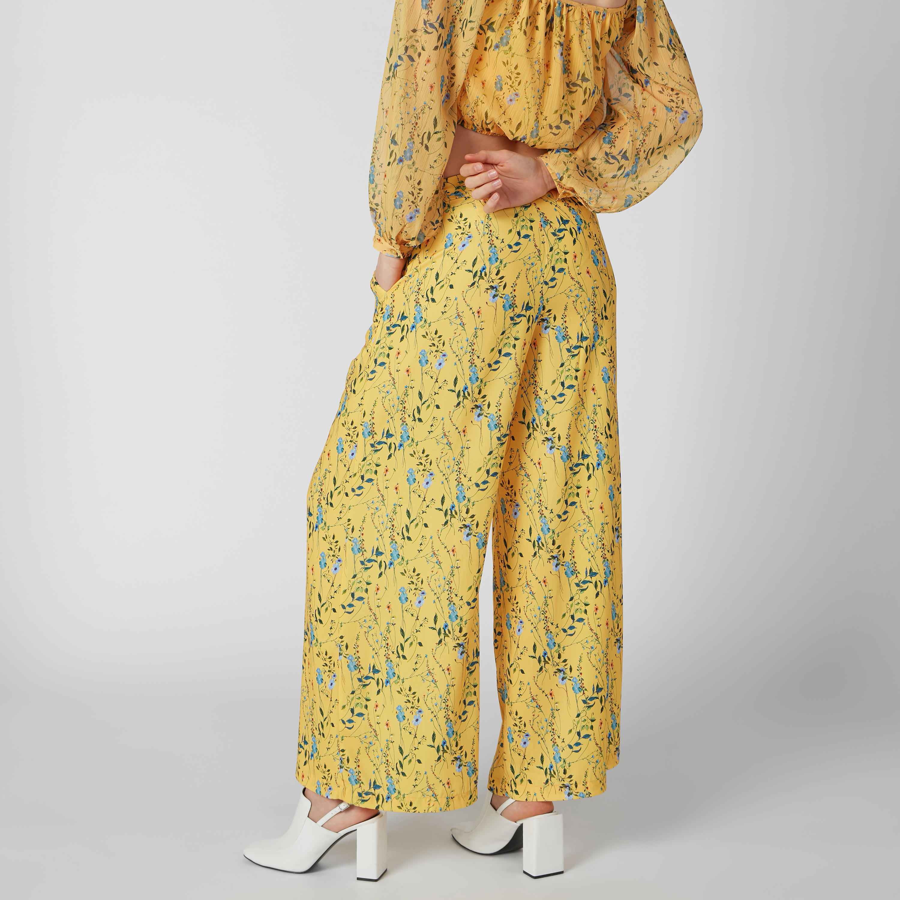 بنطال بالازو طويل بقصّة واسعة وأربطة وطبعات-women-clothing-bottoms-trousers-image-3