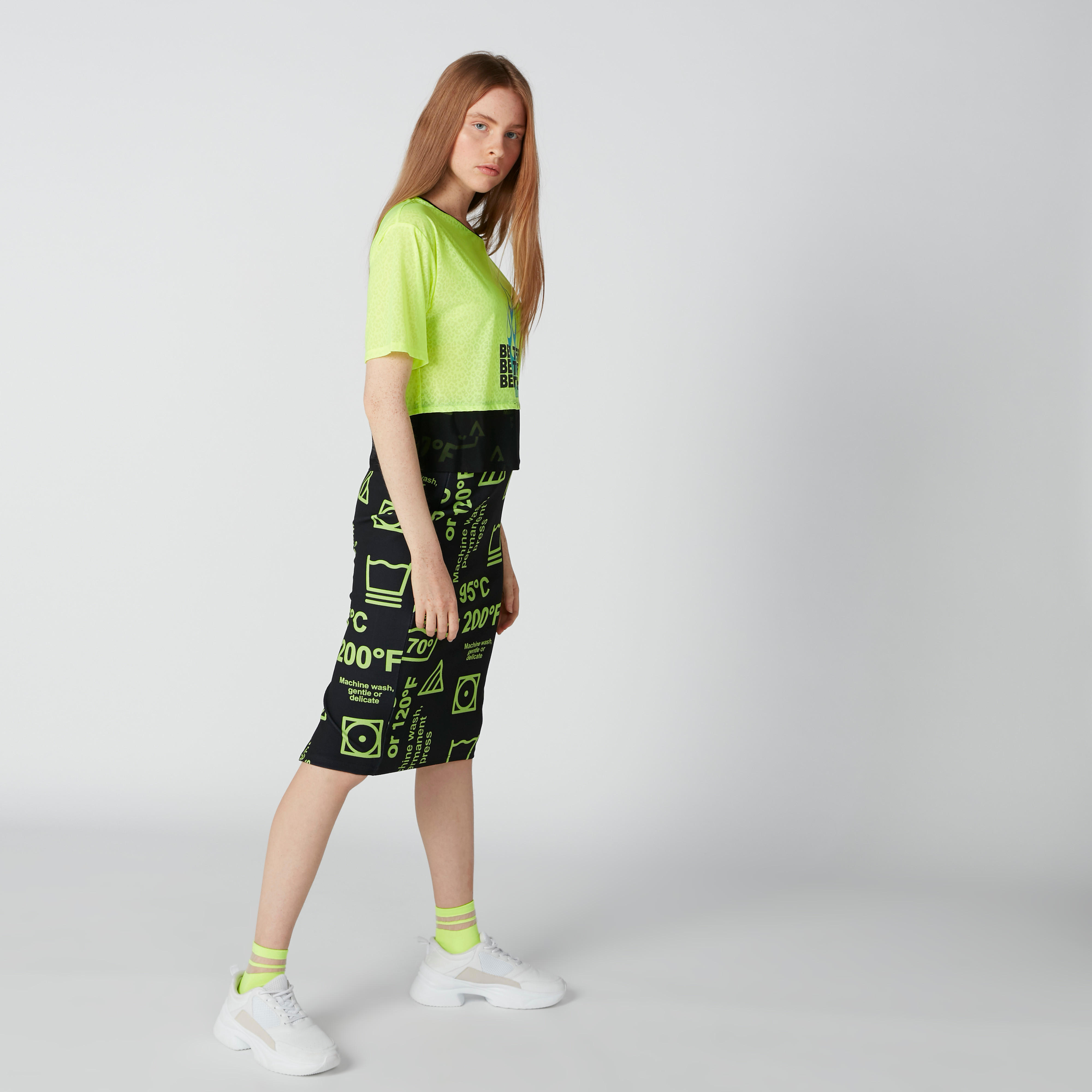 بلوزة بياقة مستديرة وتفاصيل شبكية وطبعات-women-clothing-tshirts-image-4