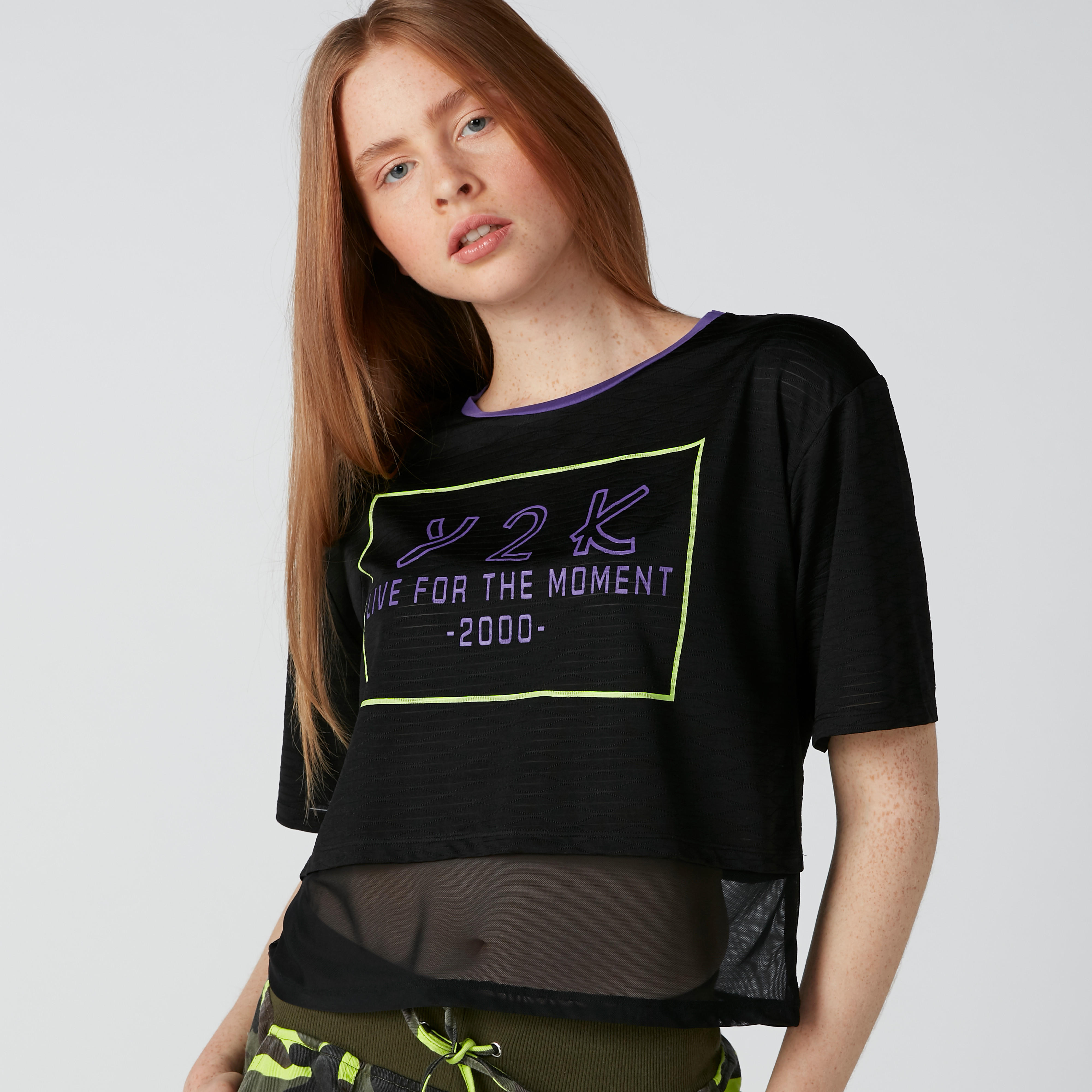 بلوزة بياقة مستديرة وتفاصيل شبكية وطبعات-women-clothing-tshirts-image-1