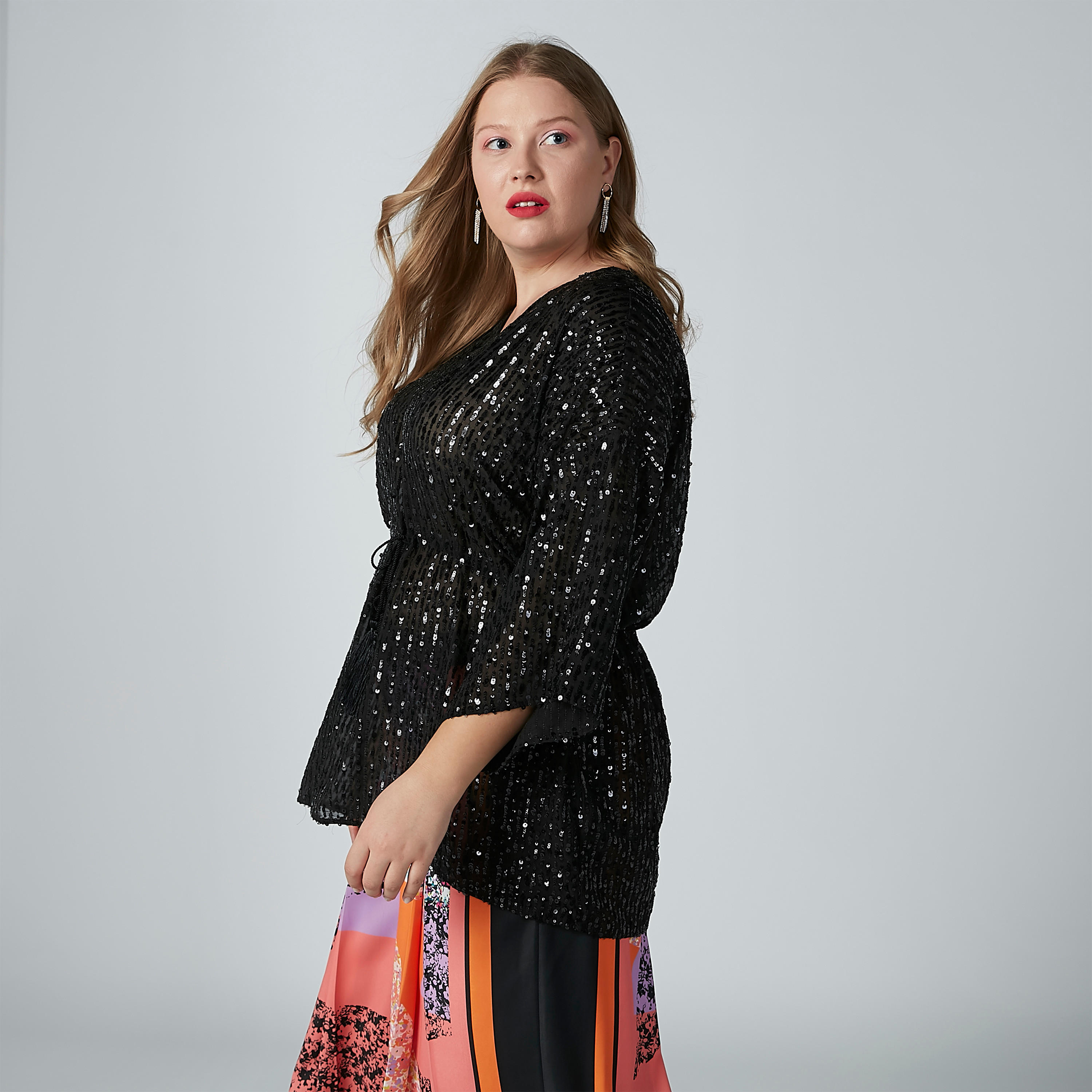 بلوزة ترتر بياقة V وأربطة-women-clothing-shirtsandblouses-blouses-image-3