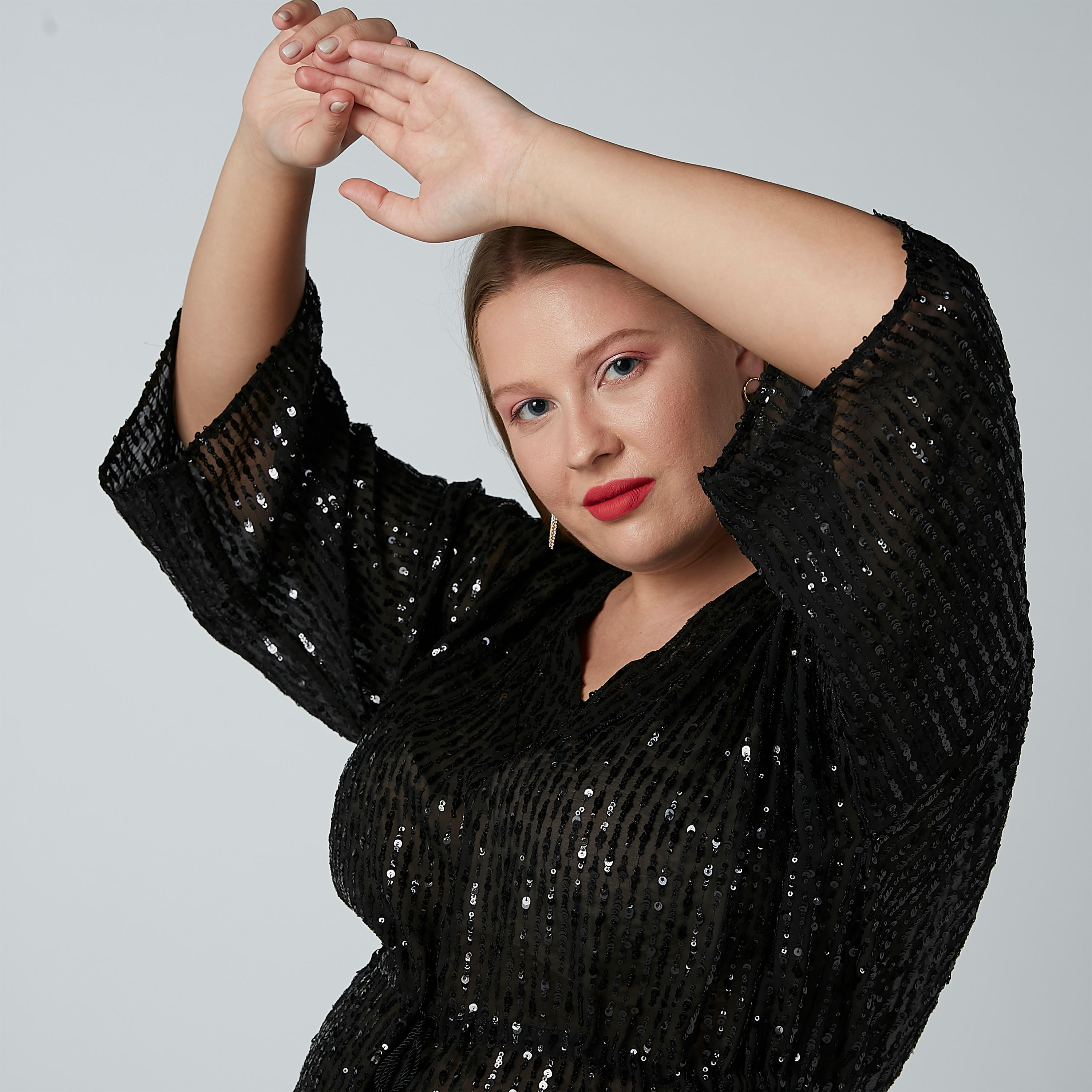 بلوزة ترتر بياقة V وأربطة-women-clothing-shirtsandblouses-blouses-image-6