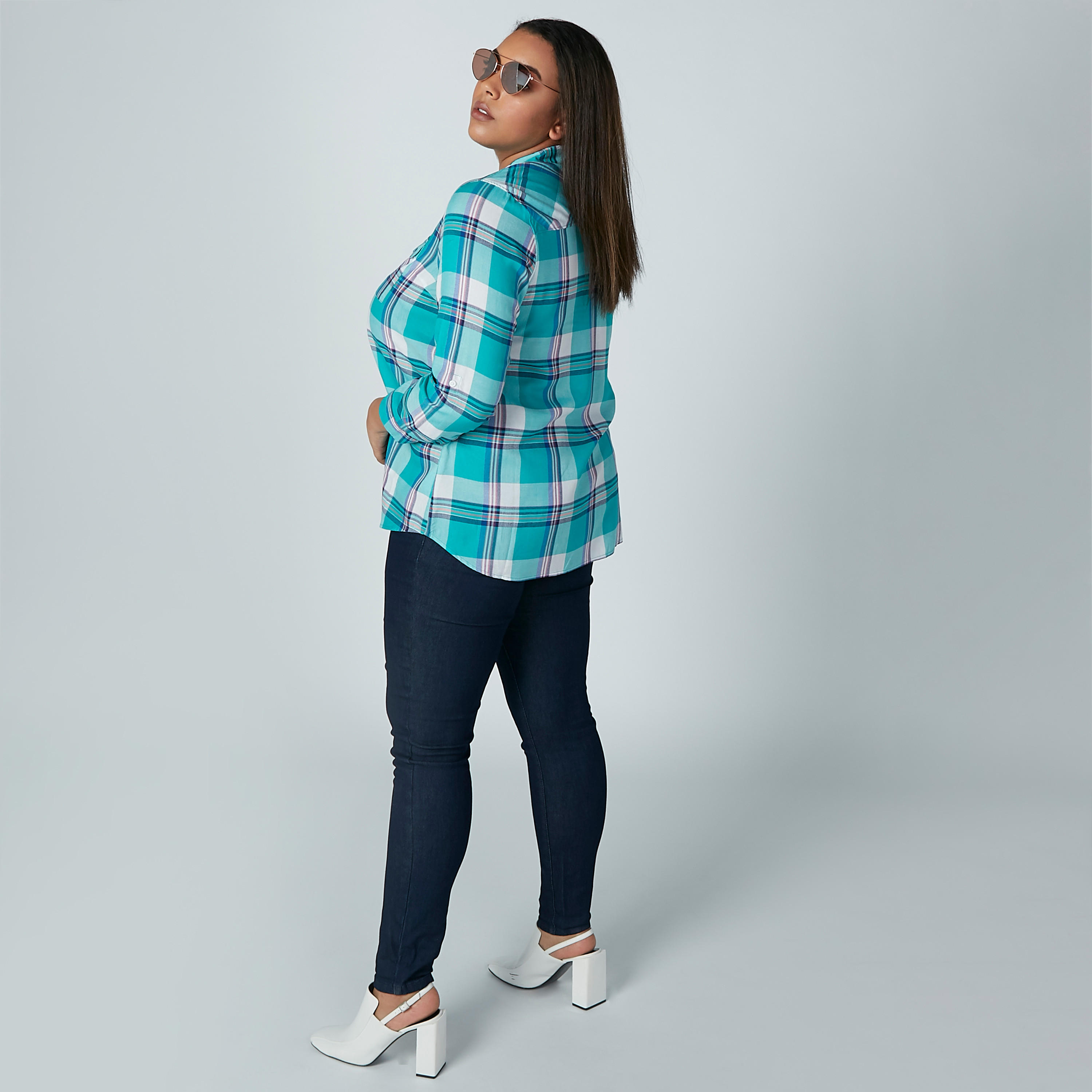 قميص كاروهات بأكمام طويلة وياقة عاديّة-women-clothing-shirtsandblouses-blouses-image-2