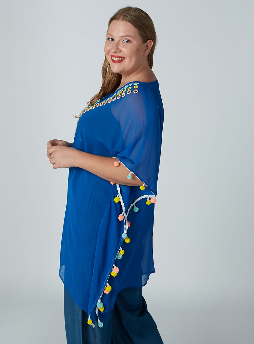 بلوزة بياقة V مزيّنة بكرات بوم بوم-women-clothing-shirtsandblouses-blouses-image-1