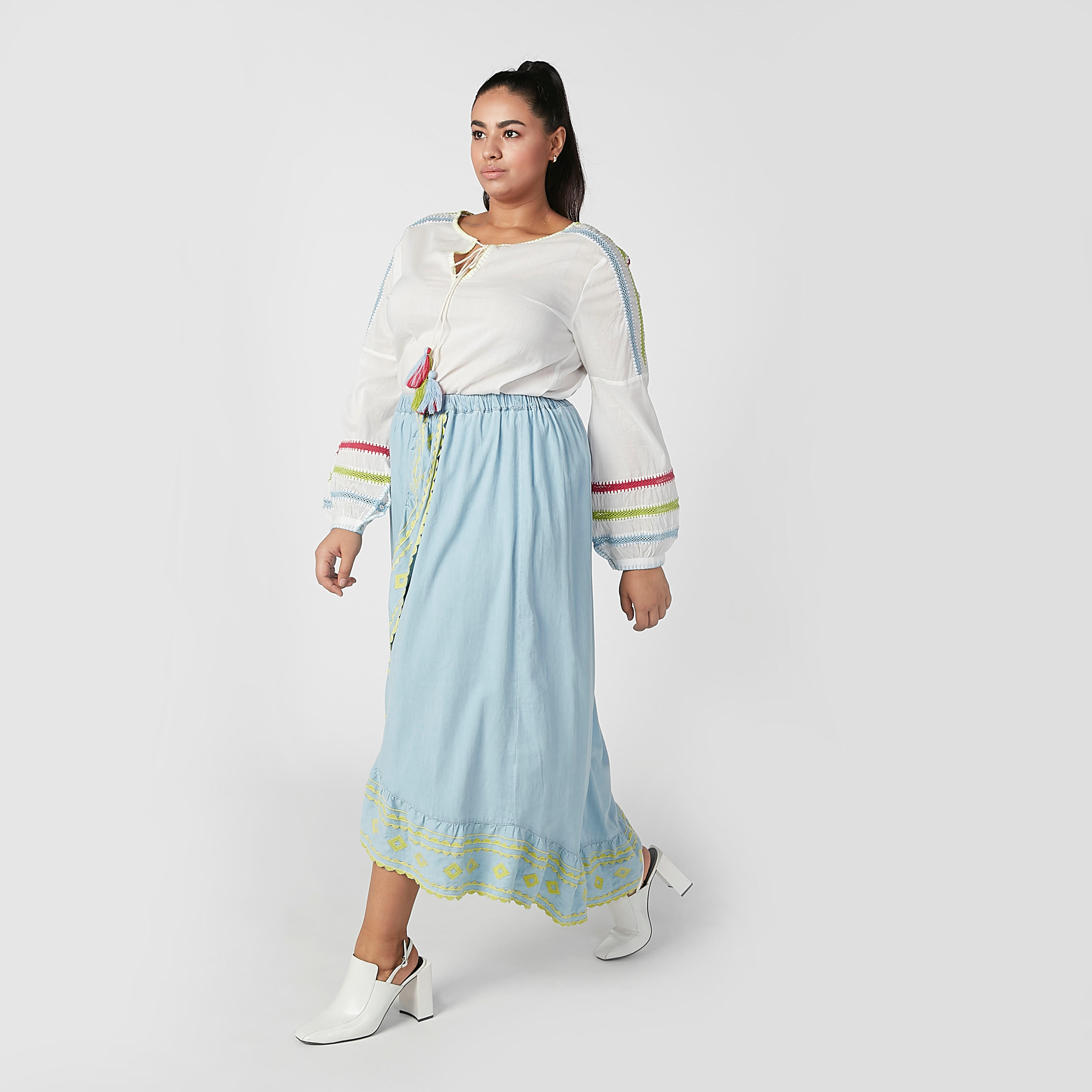 تنورة ماكسي مطرّزة بخصر مطّاطي وحوّاف غير مستوية-women-clothing-bottoms-skirts-image-3