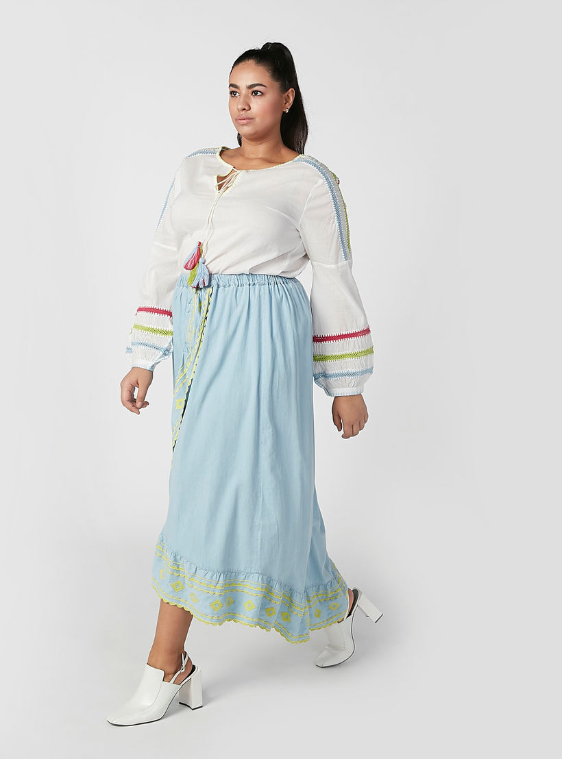 تنورة ماكسي مطرّزة بخصر مطّاطي وحوّاف غير مستوية-women-clothing-bottoms-skirts-image-3