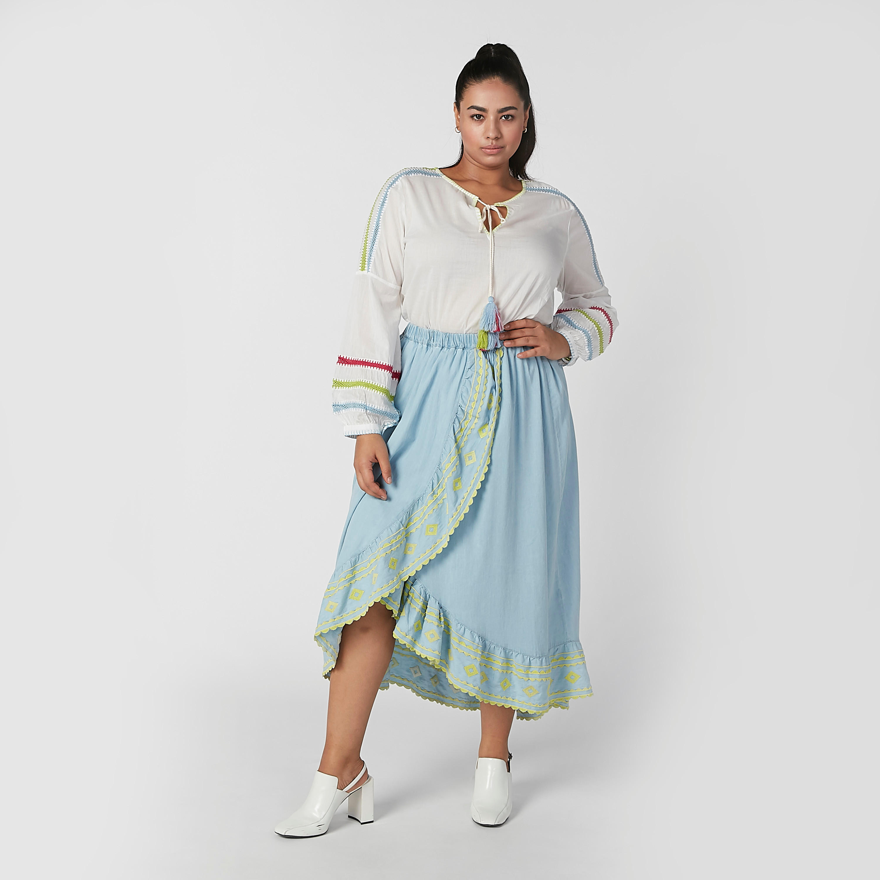 تنورة ماكسي مطرّزة بخصر مطّاطي وحوّاف غير مستوية-women-clothing-bottoms-skirts-image-5