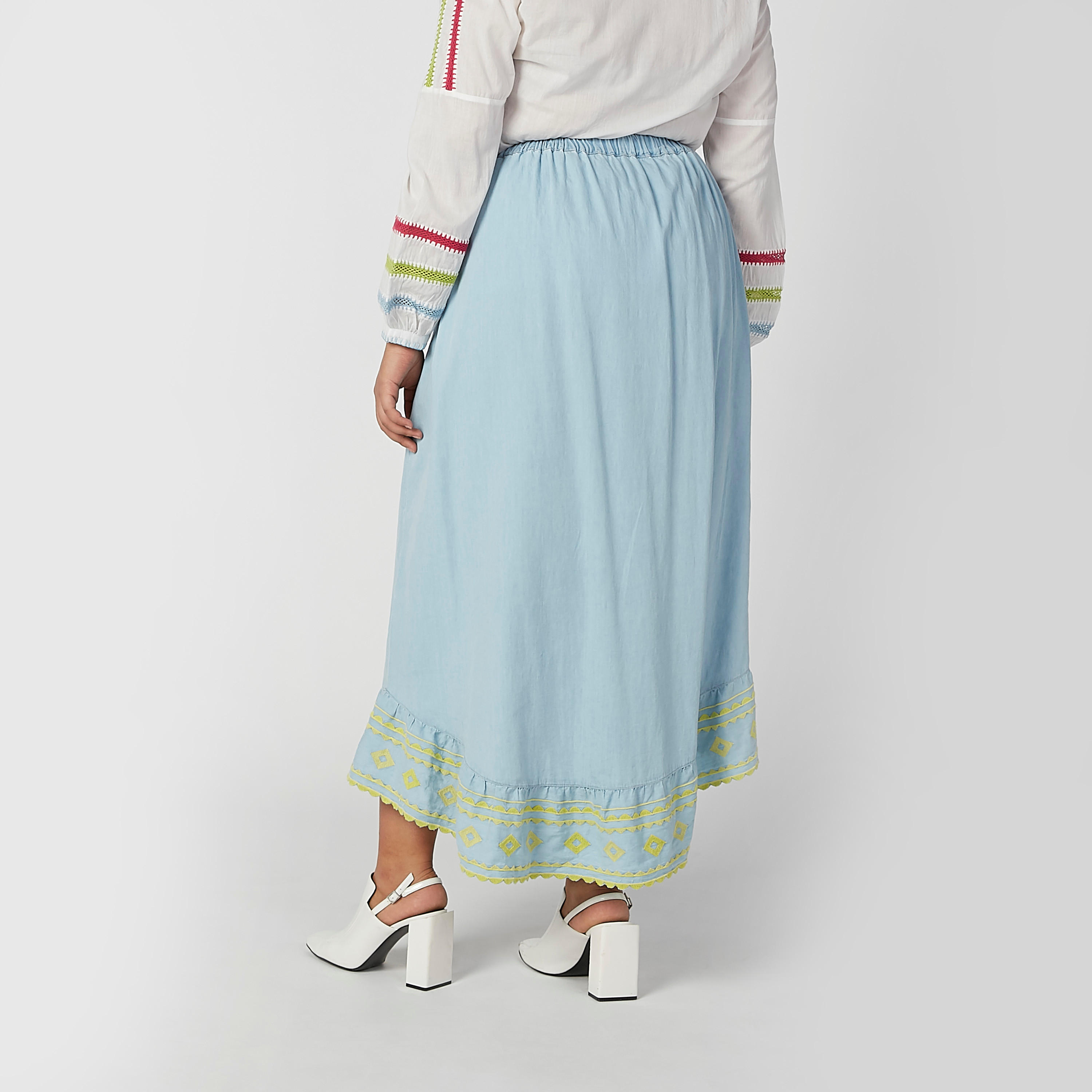 تنورة ماكسي مطرّزة بخصر مطّاطي وحوّاف غير مستوية-women-clothing-bottoms-skirts-image-6