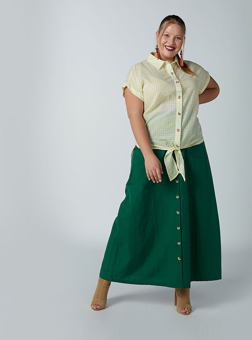 قميص كاروهات بأكمام قصيرة وعقدة أمامية-women-clothing-shirtsandblouses-blouses-image-2