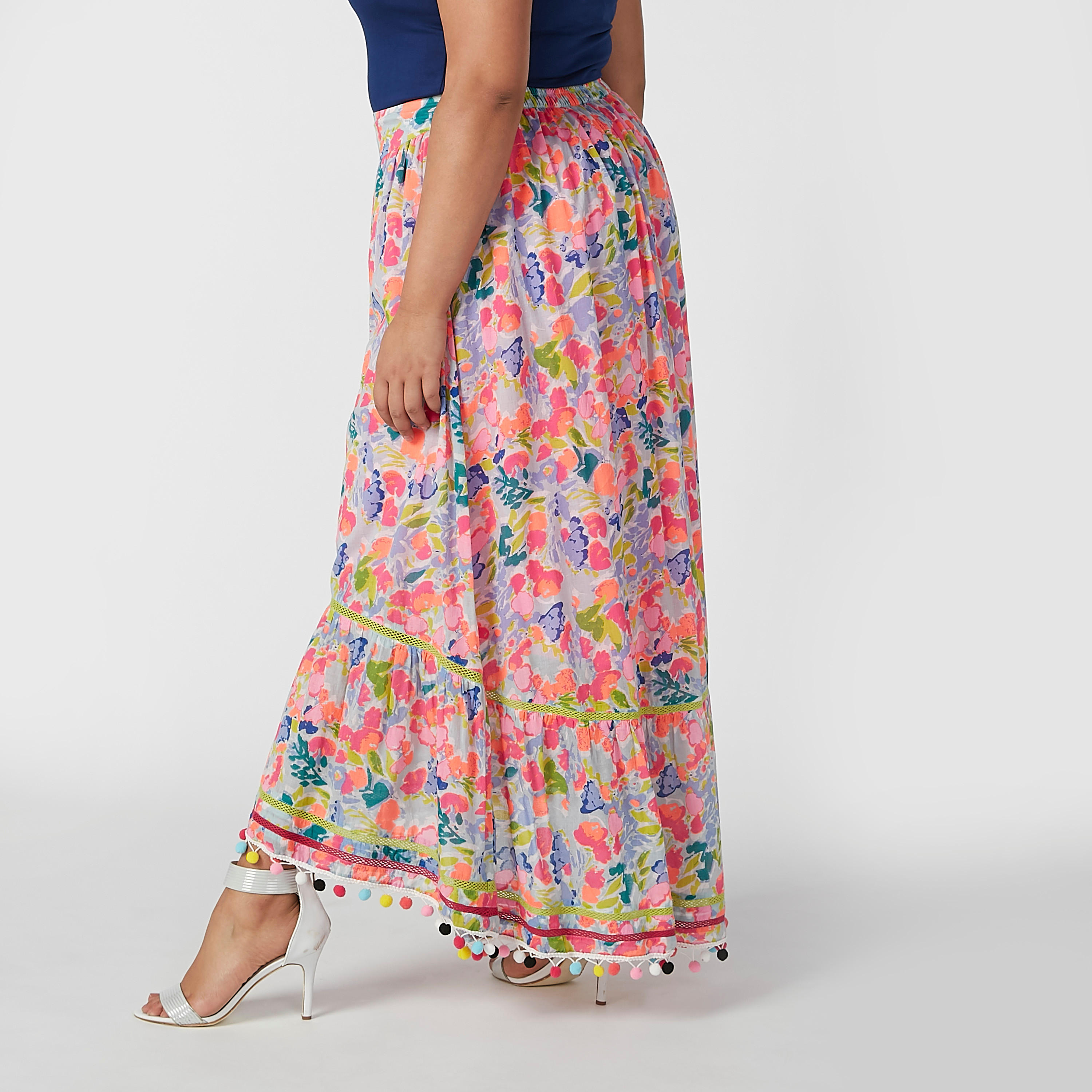تنورة ماكسي إيه لاين بخصر مطّاطي وشرّابات وطبعات-women-clothing-bottoms-skirts-image-3