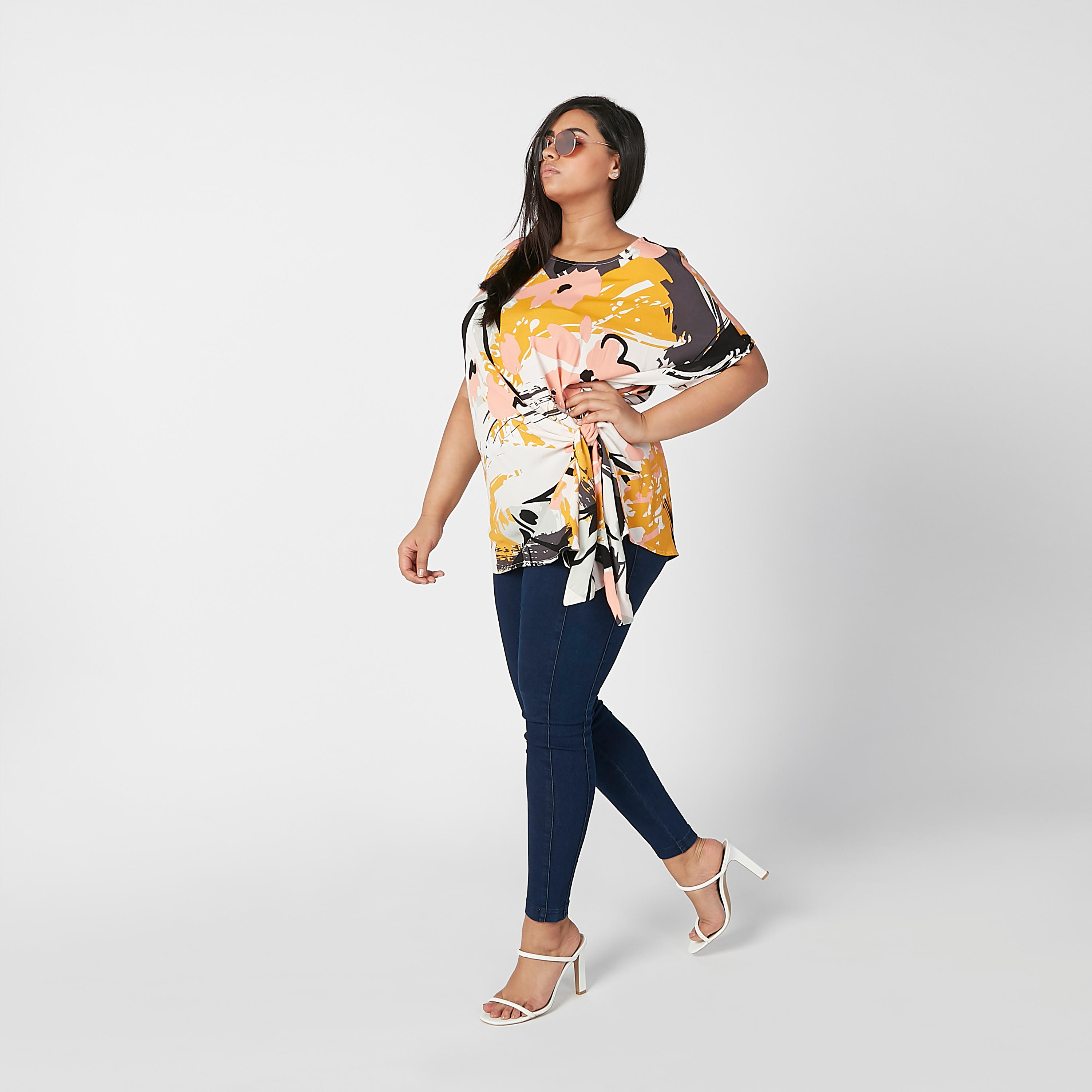 بلوزة مزيّنة بعقدة بياقة قارب وطبعات-women-clothing-shirtsandblouses-blouses-image-4