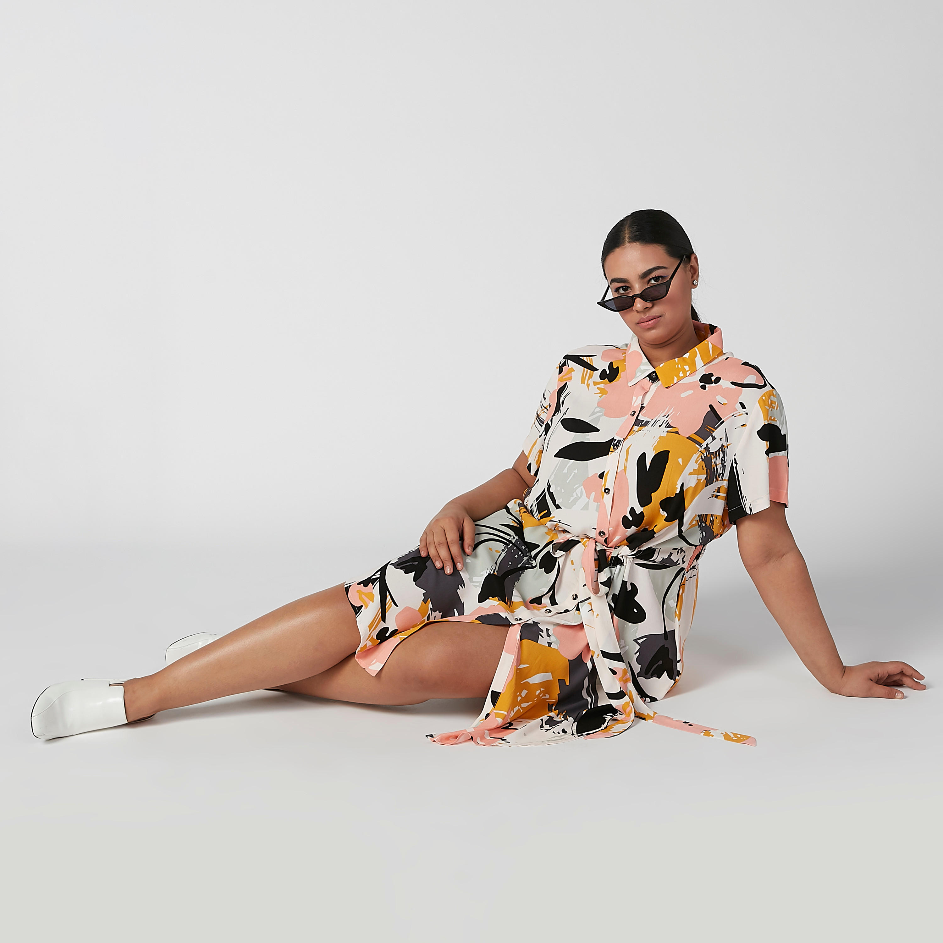 فستان قميص ميدي بأكمام قصيرة وأربطة وطبعات-women-clothing-dresses-image-1