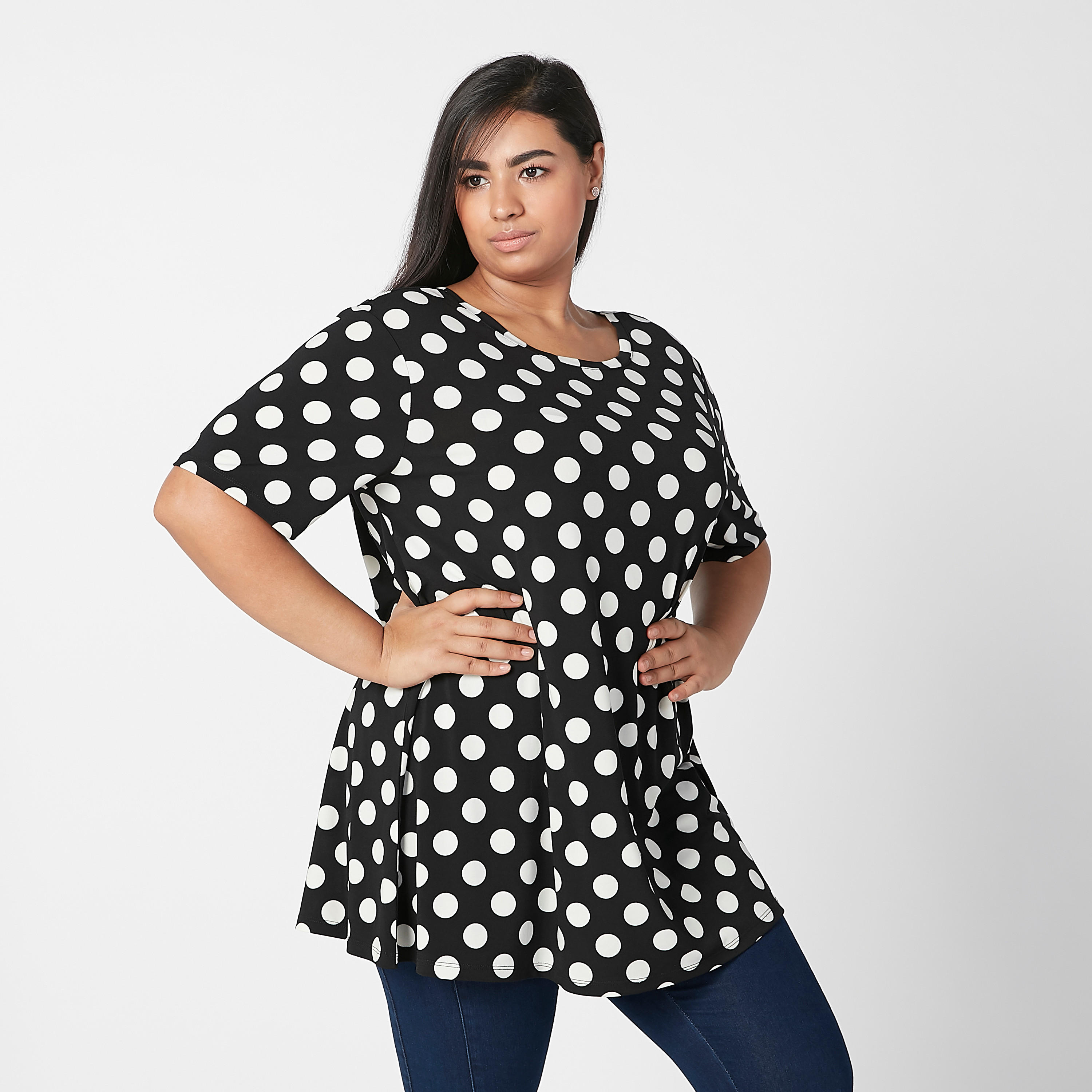 بلوزة بياقة مستديرة وأكمام قصيرة وطبعات منقّطة-women-clothing-shirtsandblouses-blouses-image-1