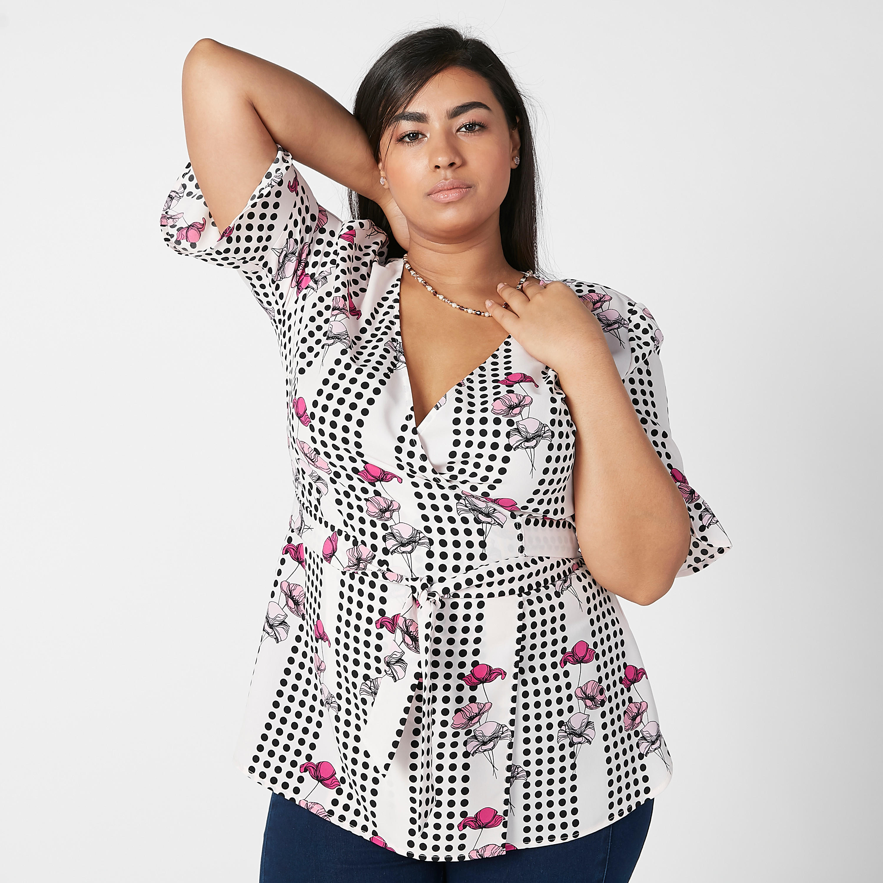 بلوزة ملفوفة بياقة V وأكمام واسعة وطبعات-women-clothing-shirtsandblouses-blouses-image-1