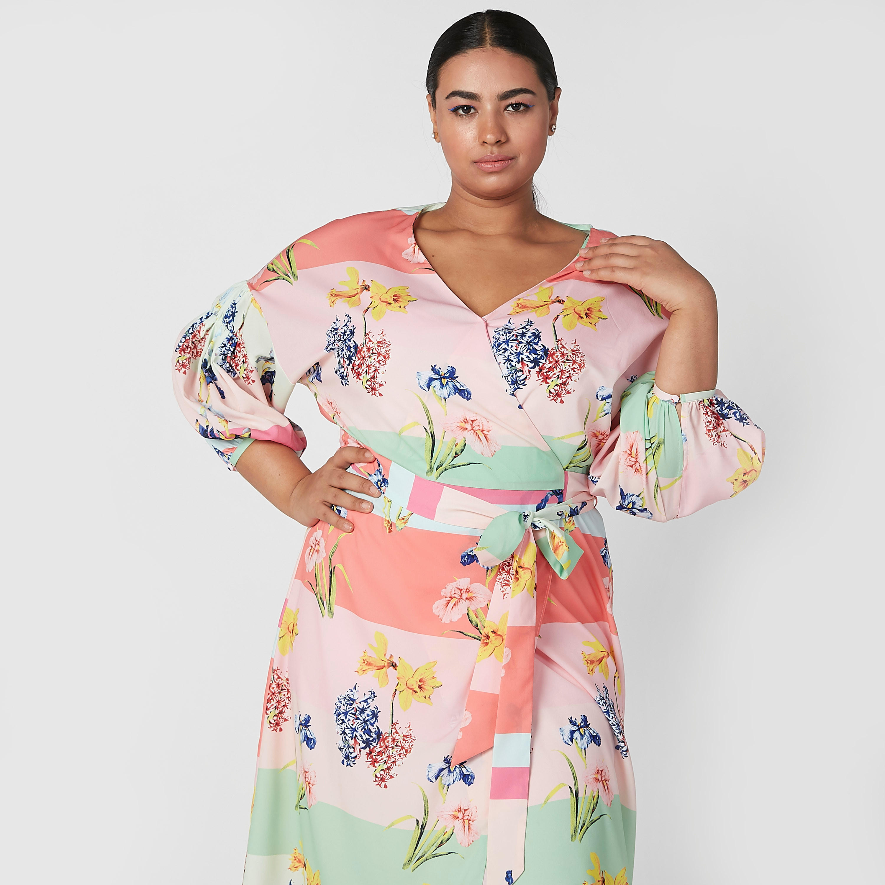 فستان ميدي ملفوف بطبعات أزهار وأكمام 3/4 ورباط-women-clothing-dresses-image-3
