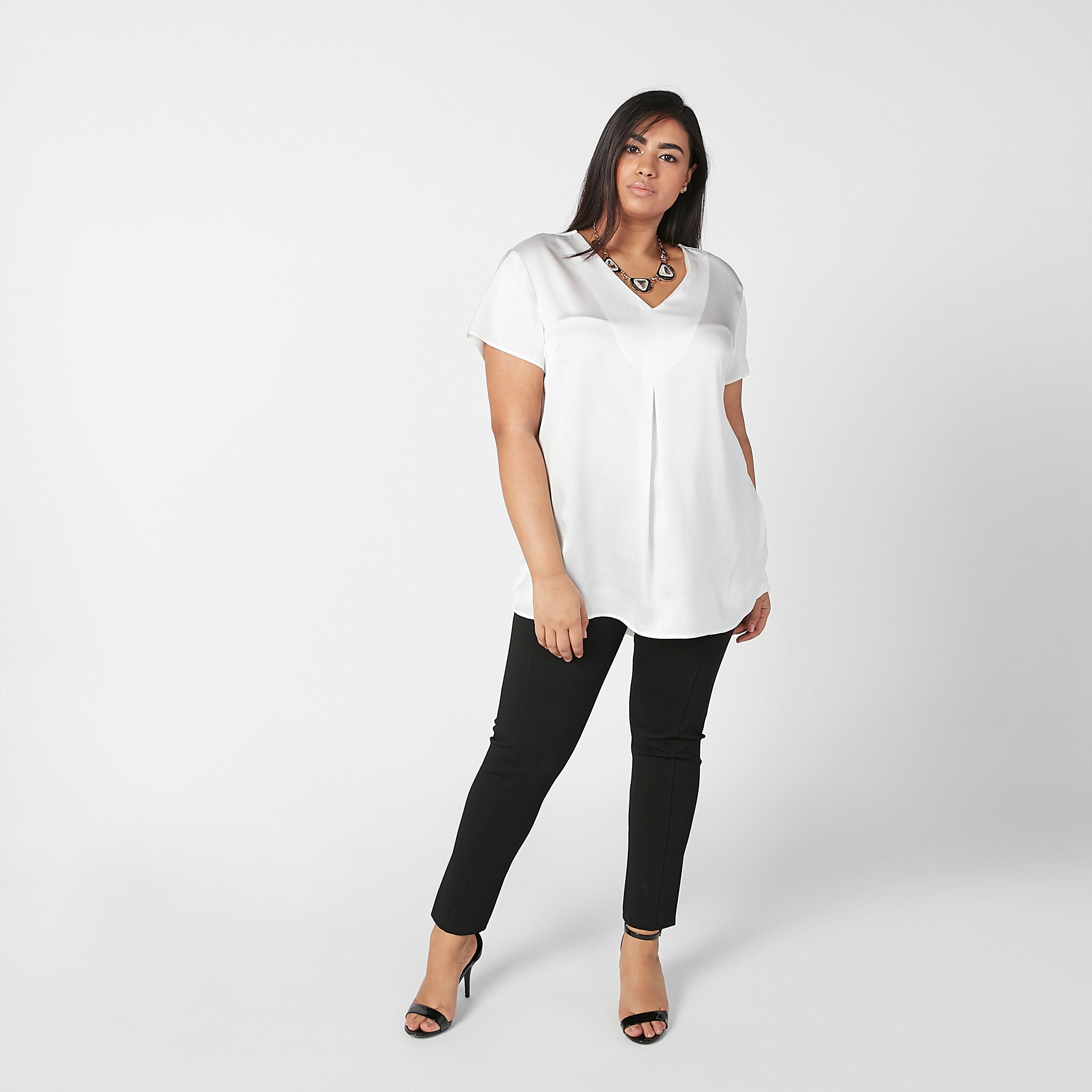 بلوزة سادة بياقة V وأكمام قصيرة-women-clothing-shirtsandblouses-blouses-image-2