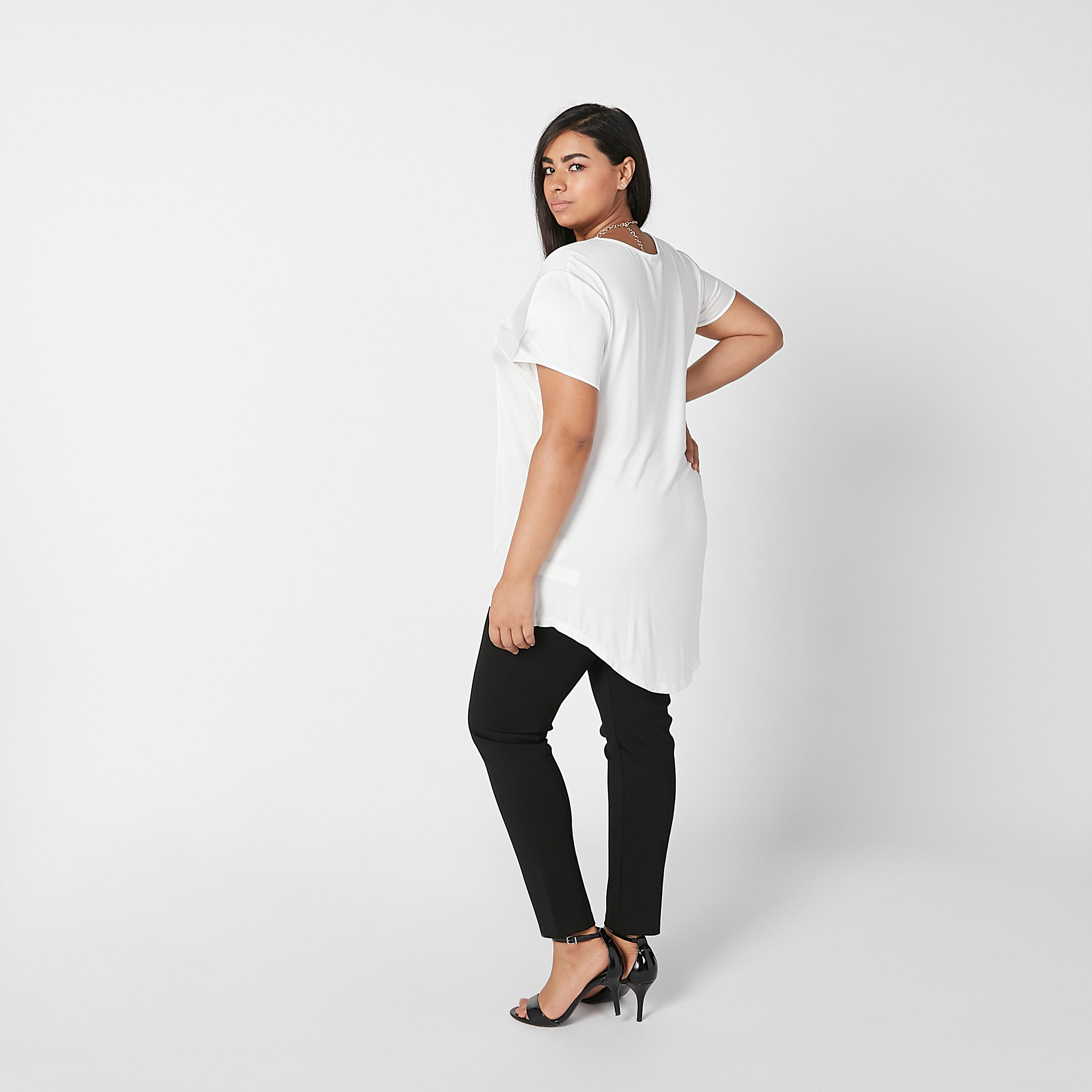 بلوزة سادة بياقة V وأكمام قصيرة-women-clothing-shirtsandblouses-blouses-image-4