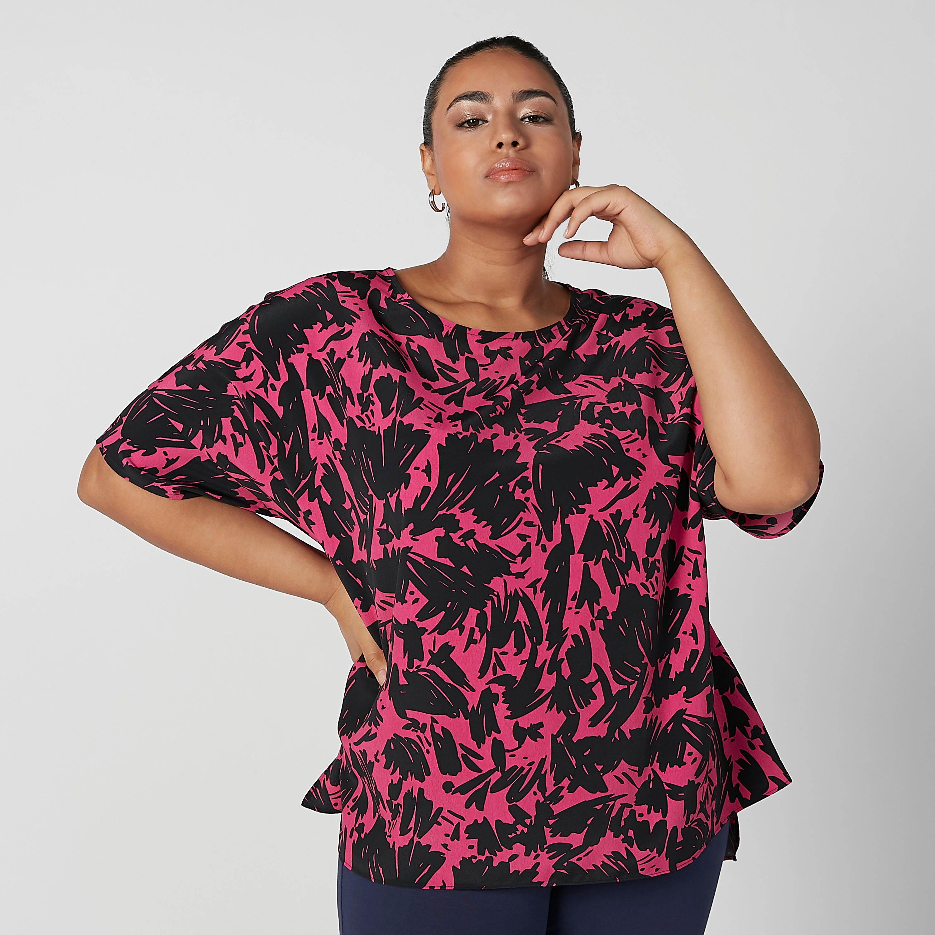 بلوزة بأكمام قصيرة وحوّاف غير مستوية وطبعات-women-clothing-shirtsandblouses-blouses-image-5