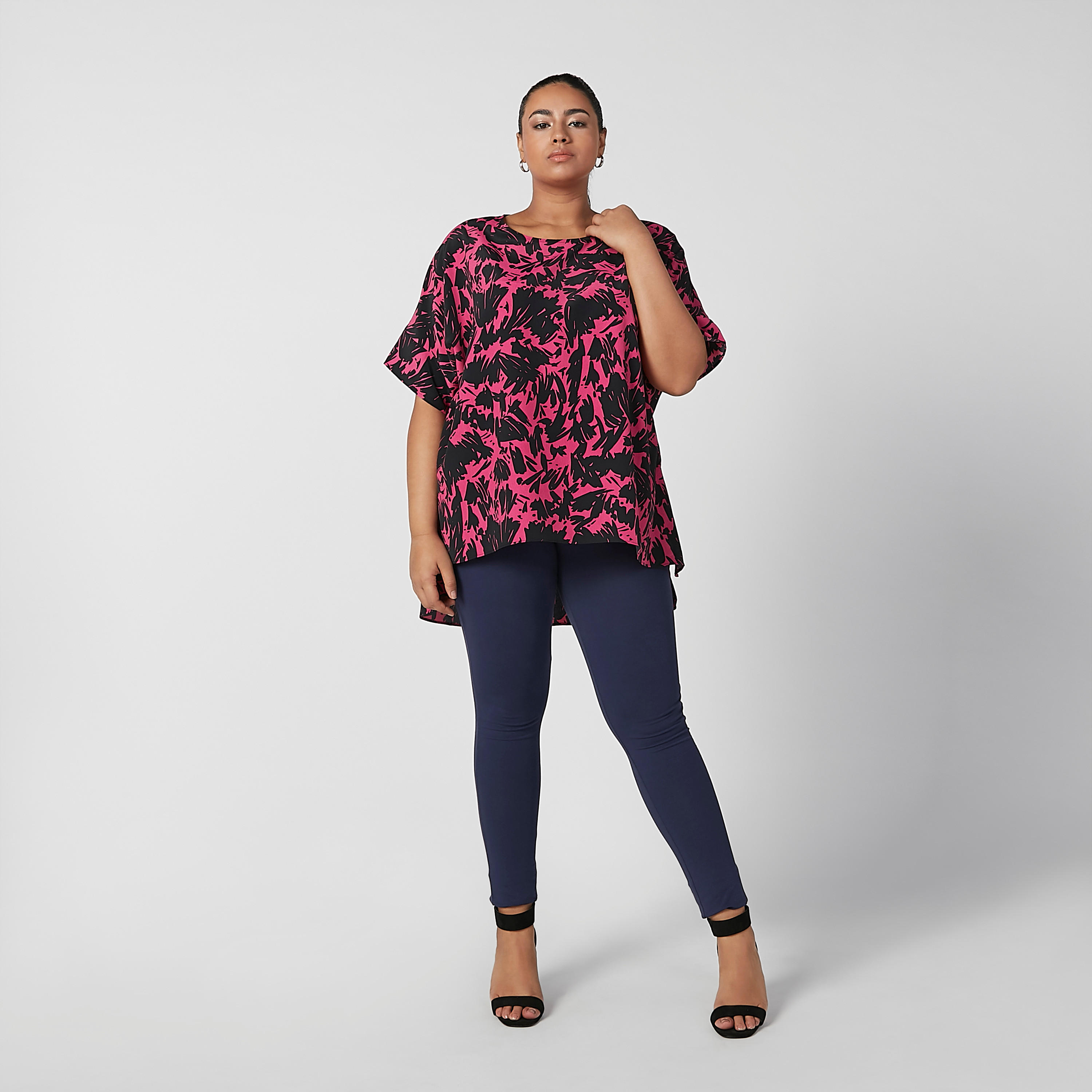 بلوزة بأكمام قصيرة وحوّاف غير مستوية وطبعات-women-clothing-shirtsandblouses-blouses-image-4