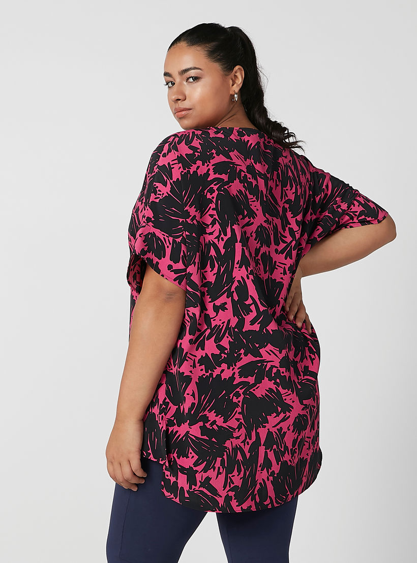 بلوزة بأكمام قصيرة وحوّاف غير مستوية وطبعات-women-clothing-shirtsandblouses-blouses-image-2