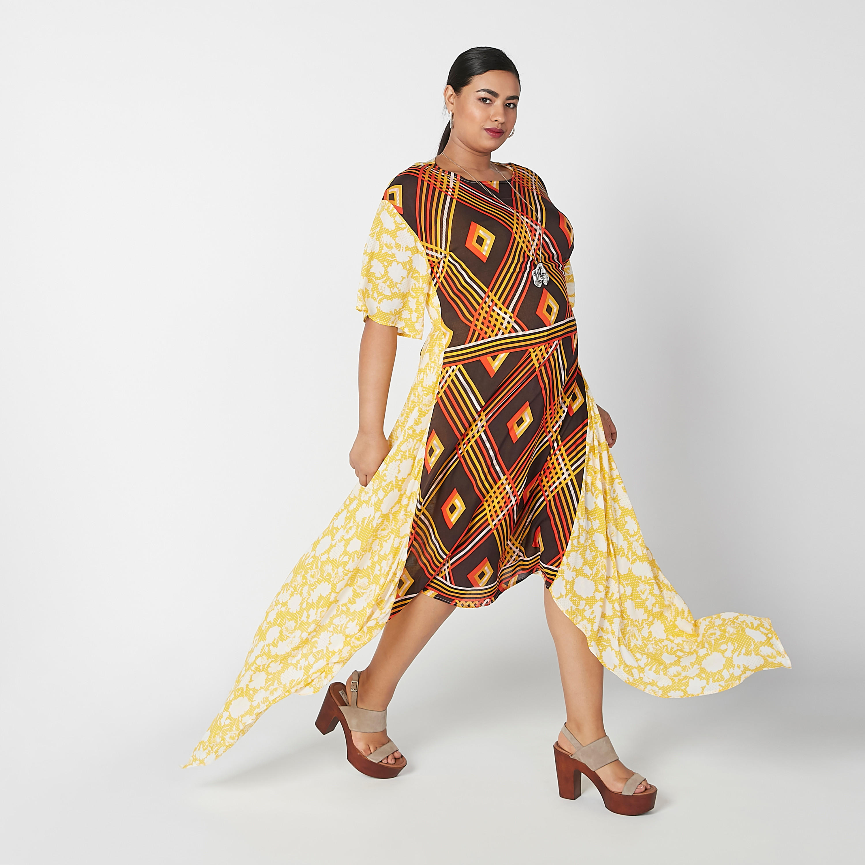 فستان ميدي بأكمام قصيرة وحوّاف إيه وطبعات-women-clothing-dresses-image-1