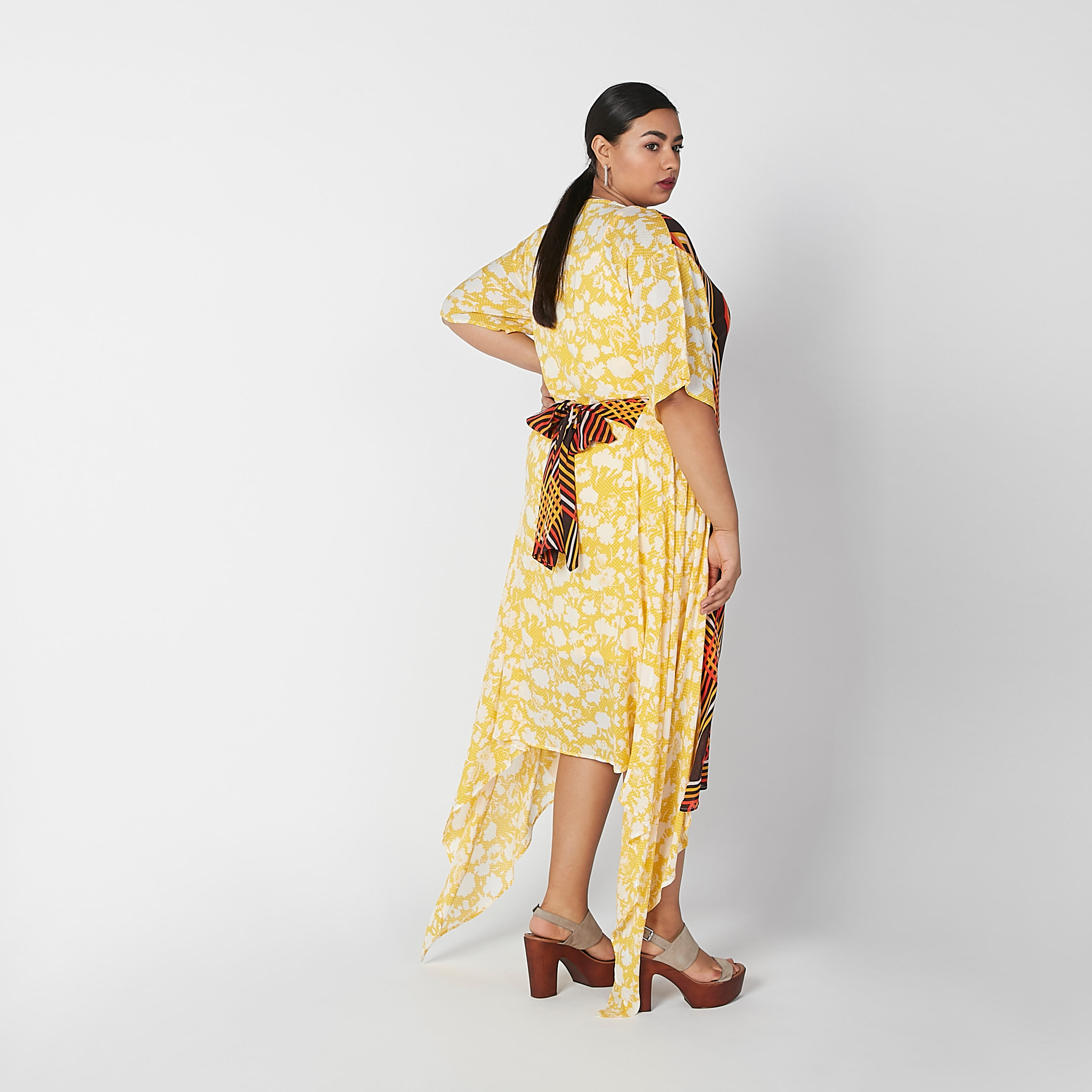 فستان ميدي بأكمام قصيرة وحوّاف إيه وطبعات-women-clothing-dresses-image-3
