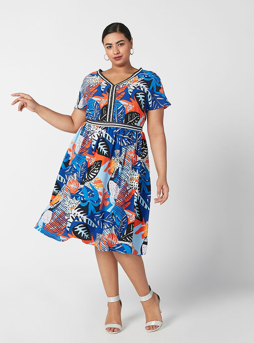 فستان ميدي إيه لاين بياقة V وأكمام قصيرة وطبعات زهرية-women-clothing-dresses-image-4